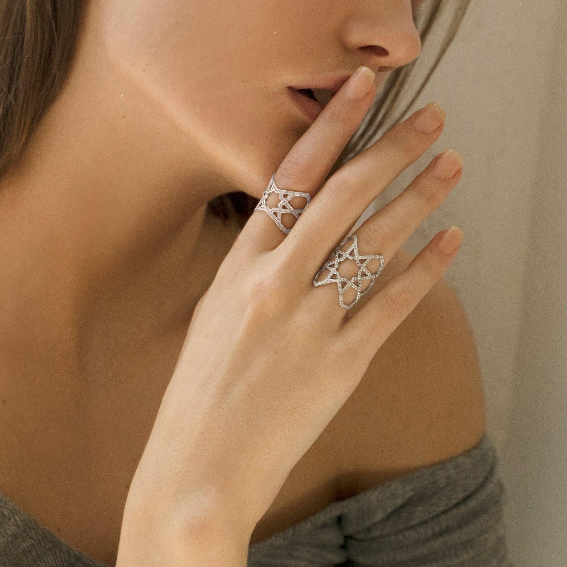For Sale:  Ralph Masri Arabesque Deco Diamond Ring 4