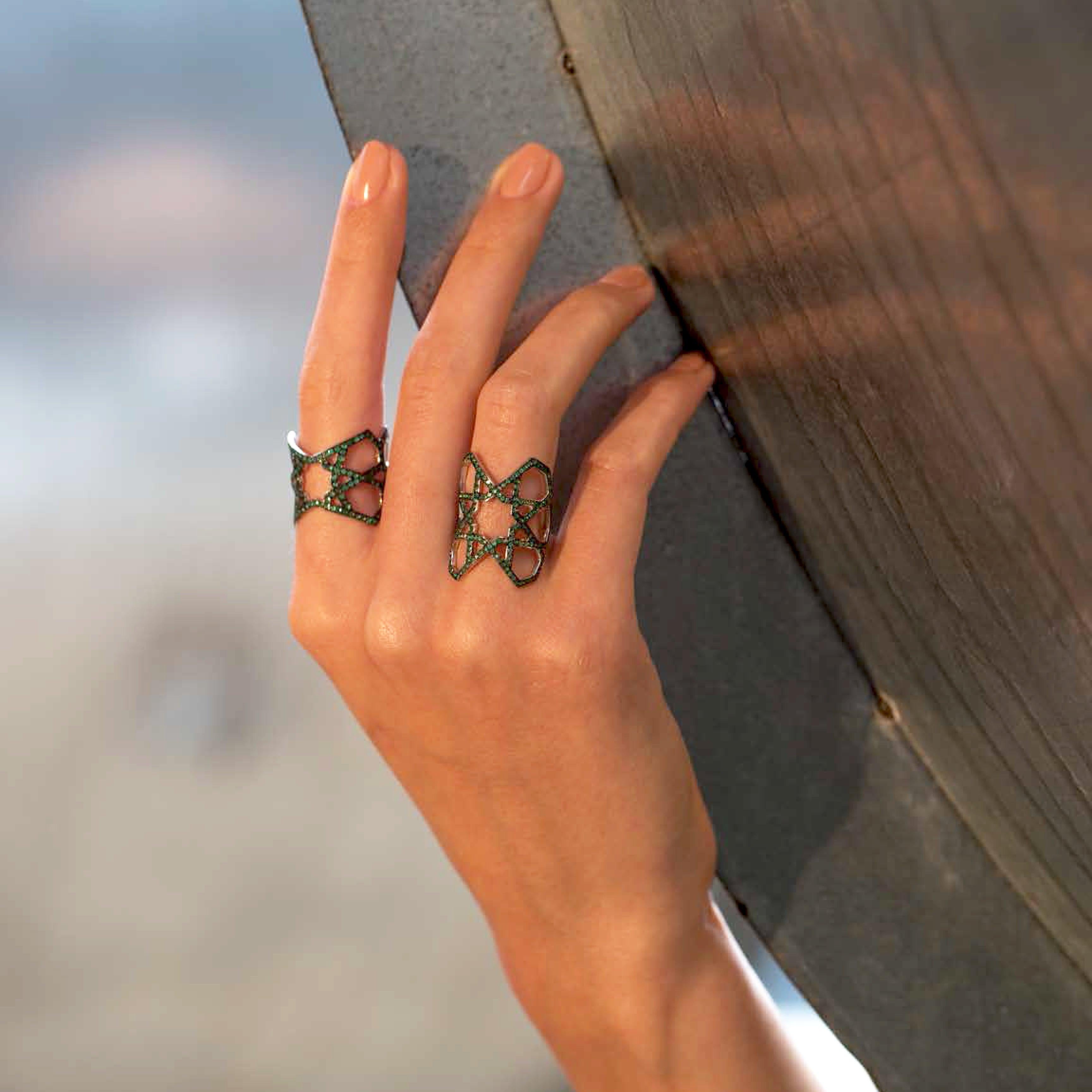 For Sale:  Ralph Masri Arabesque Deco Emerald Ring 2