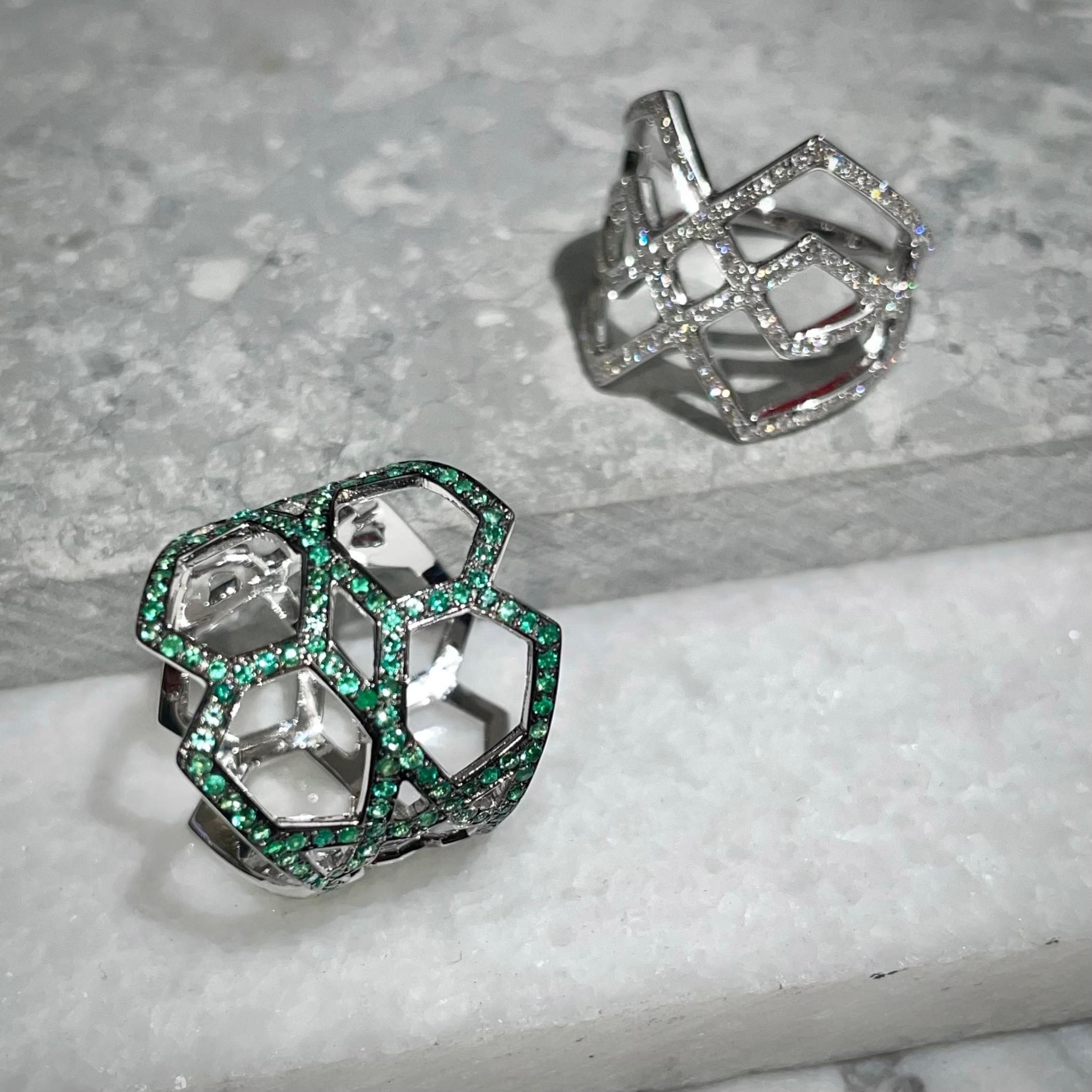 For Sale:  Ralph Masri Arabesque Deco Emerald Ring 3