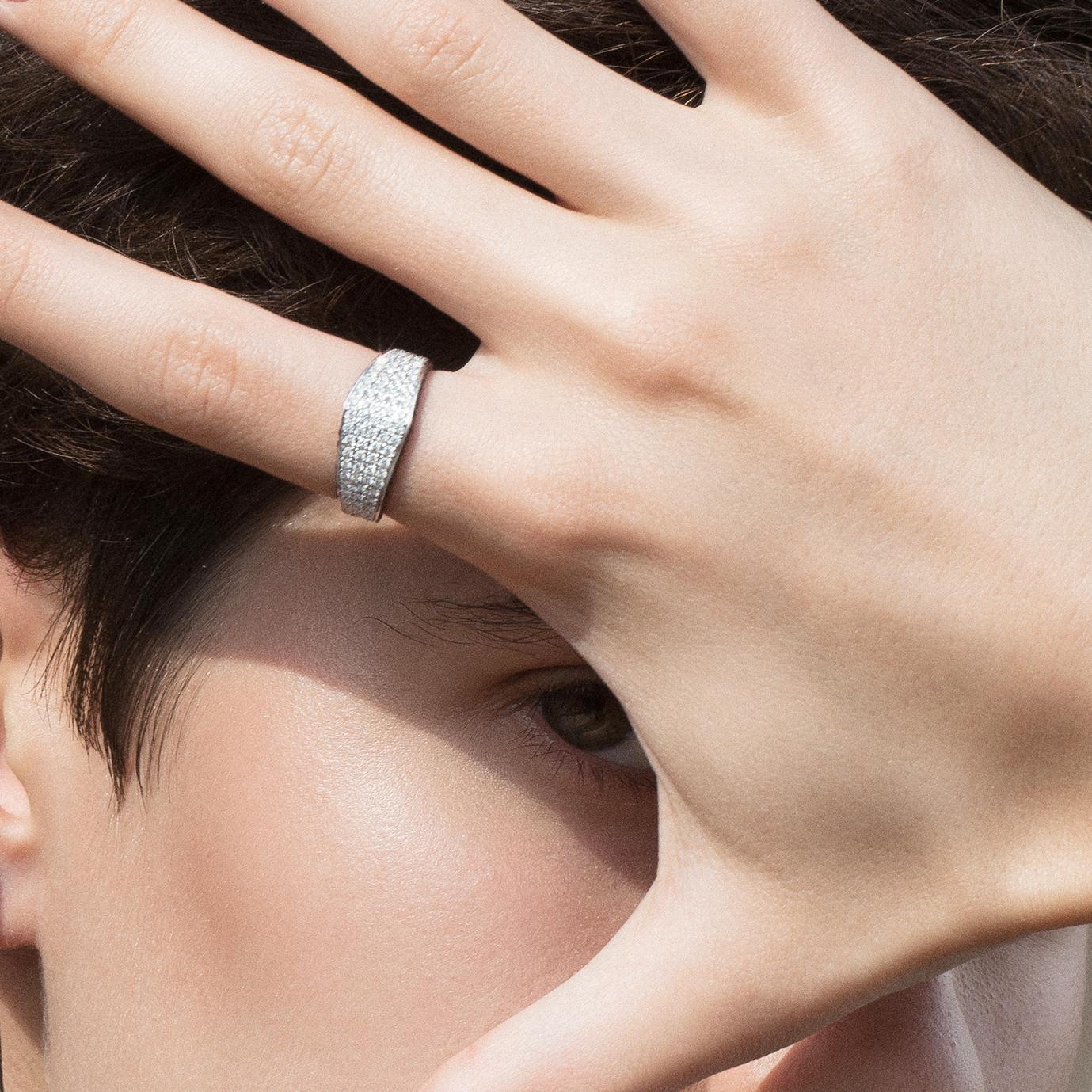 For Sale:  Ralph Masri Modernist Diamond and Sapphire Ring 2