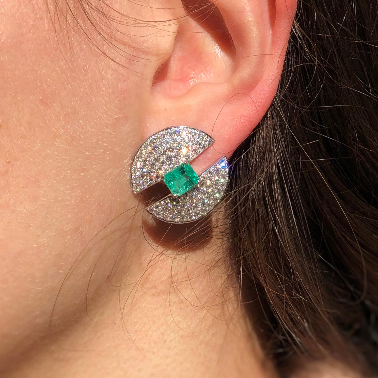Domed 18kt white gold earrings with two 1.05ct emeralds (2.10cts total) and diamond pavé (3.40ct) from Ralph Masri's Modernist collection, inspired by mid-century Modernist architecture with an emphasis on minimalist shapes and silhouettes.

Push