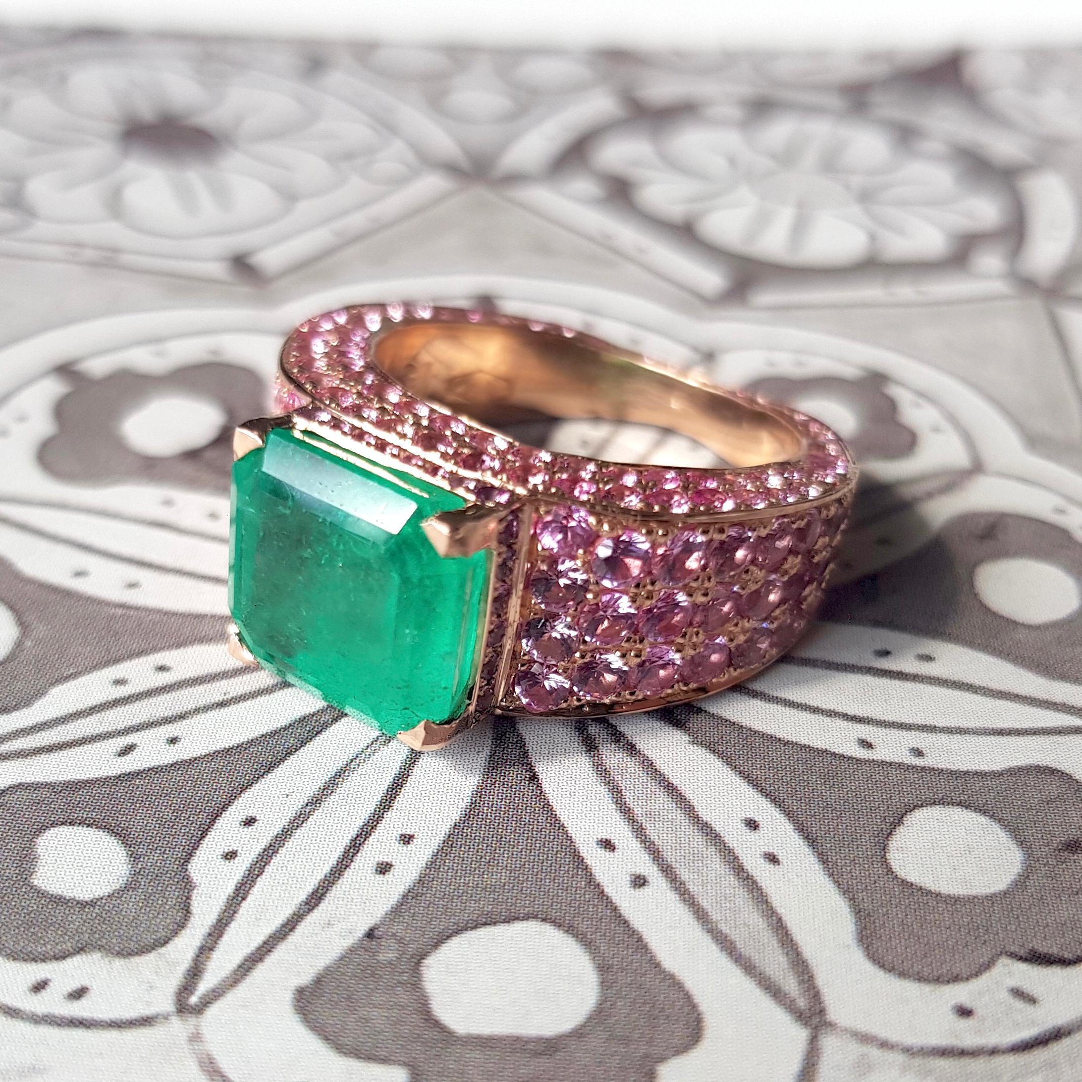 Ralph Masri Modernist 4.23ct Emerald Pink Sapphire Cocktail Ring In New Condition In Barcelona, Barcelona