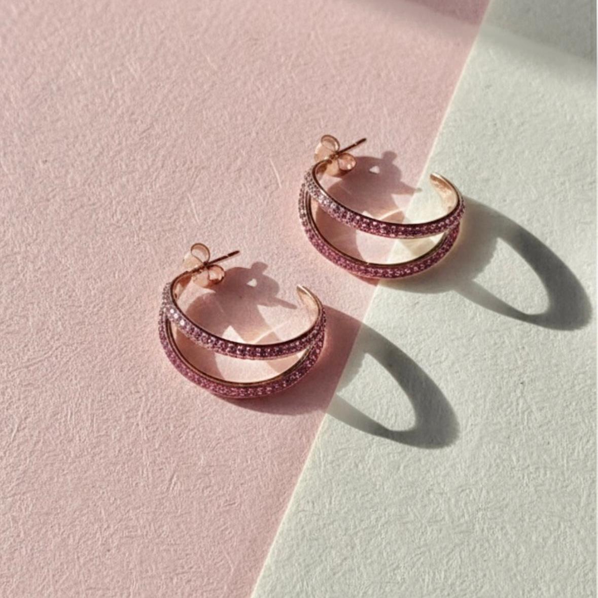 Taglio rotondo Cerchi con zaffiro rosa modernista Ralph Masri in vendita