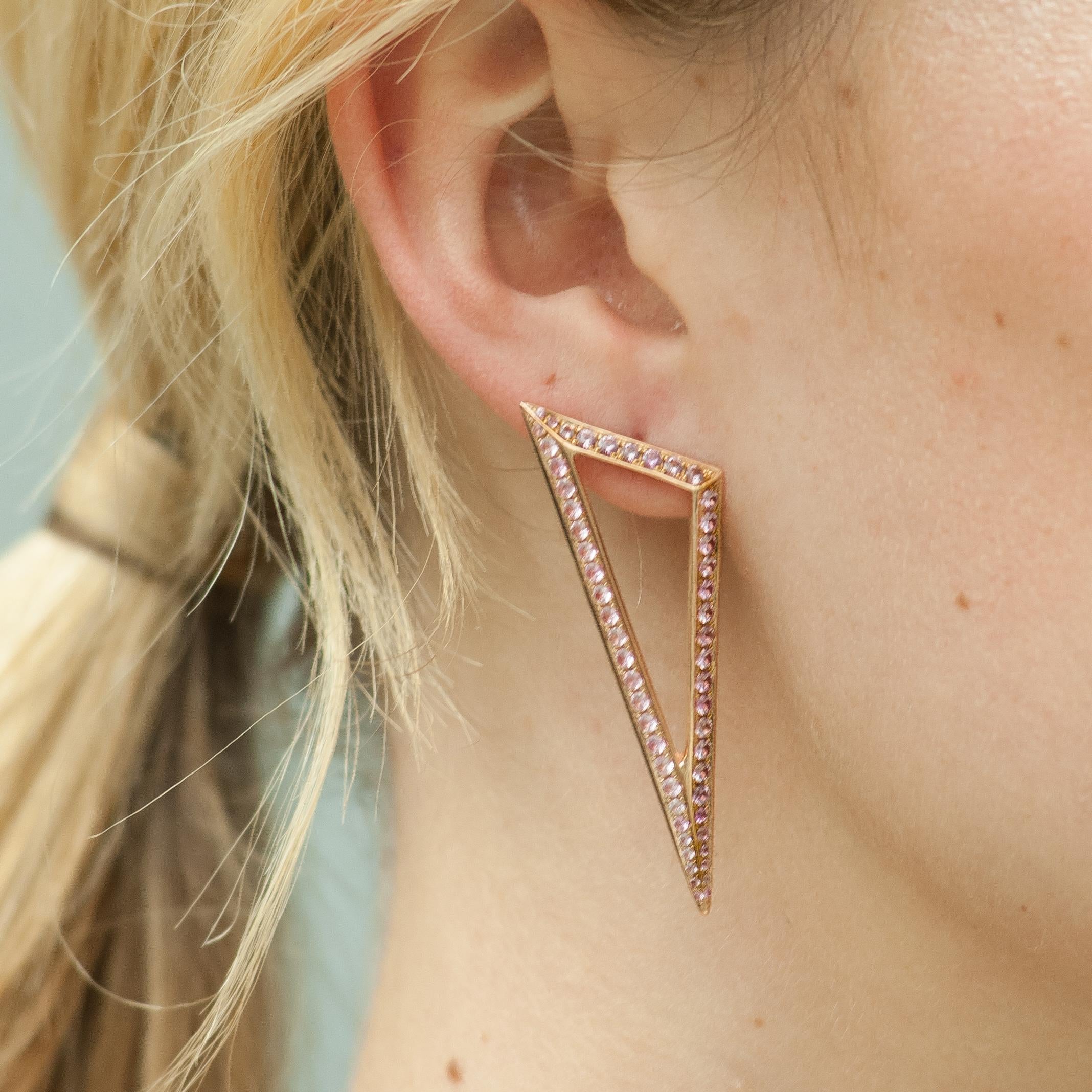 Ralph Masri Modernist Pink Sapphire Triangle Earrings In New Condition For Sale In Weston, MA