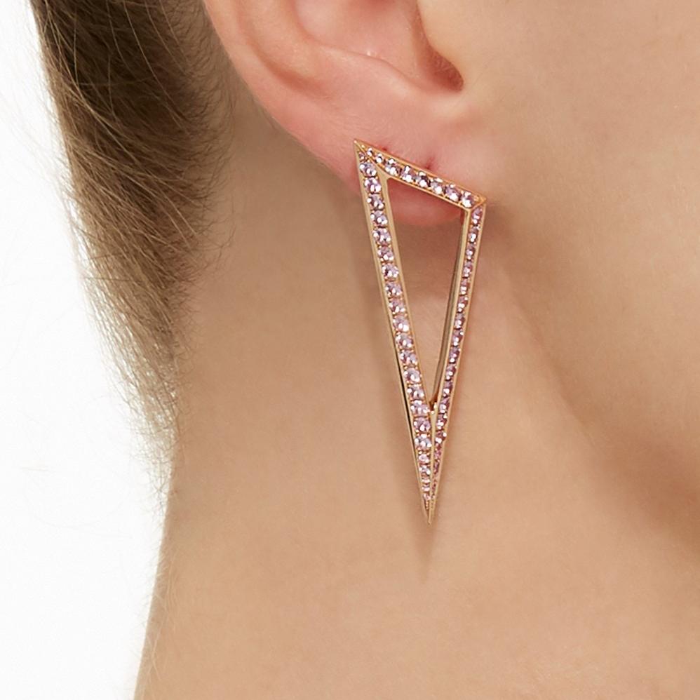 18kt rose gold triangular earrings with pink sapphires from Ralph Masri's Modernist collection, inspired by mid-century Modernist architecture with an emphasis on minimalist shapes and silhouettes.

Available in yellow, rose or white gold.

Push