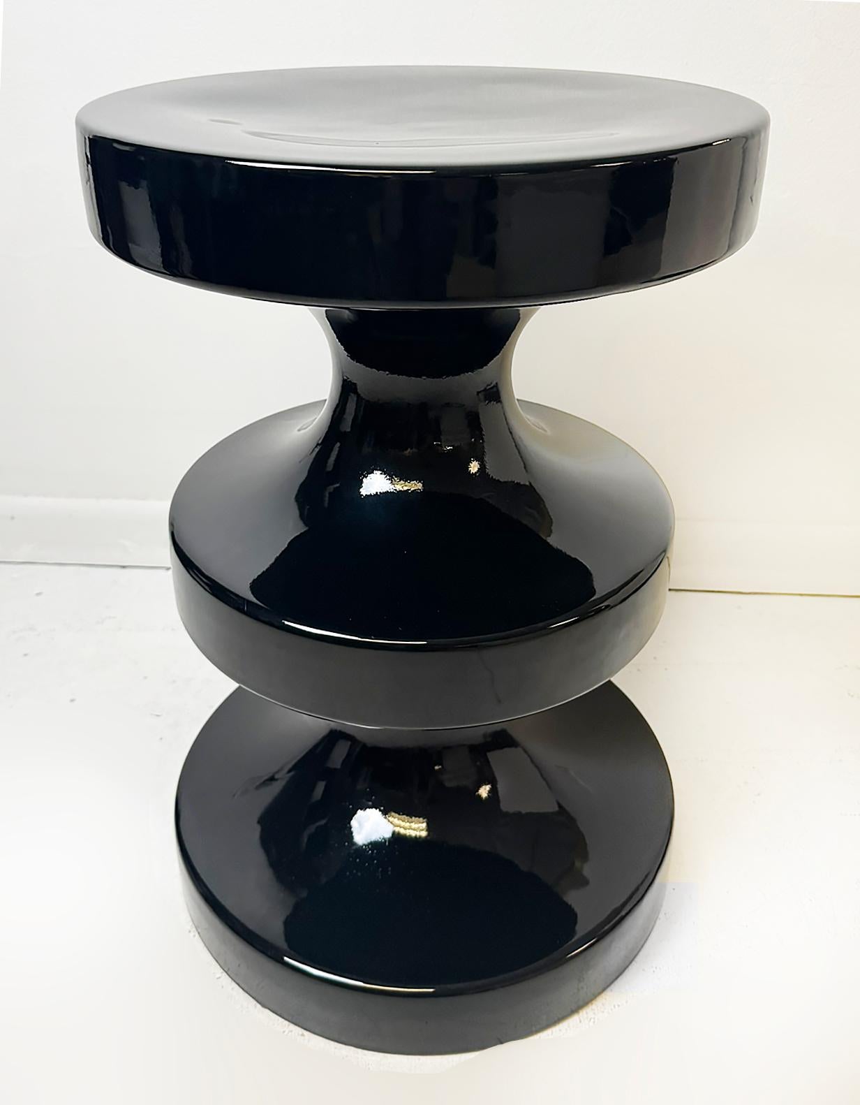 Moderne Ralph Pucci International India Mahdavi Tabouret d'évêque, table d'appoint en noir en vente