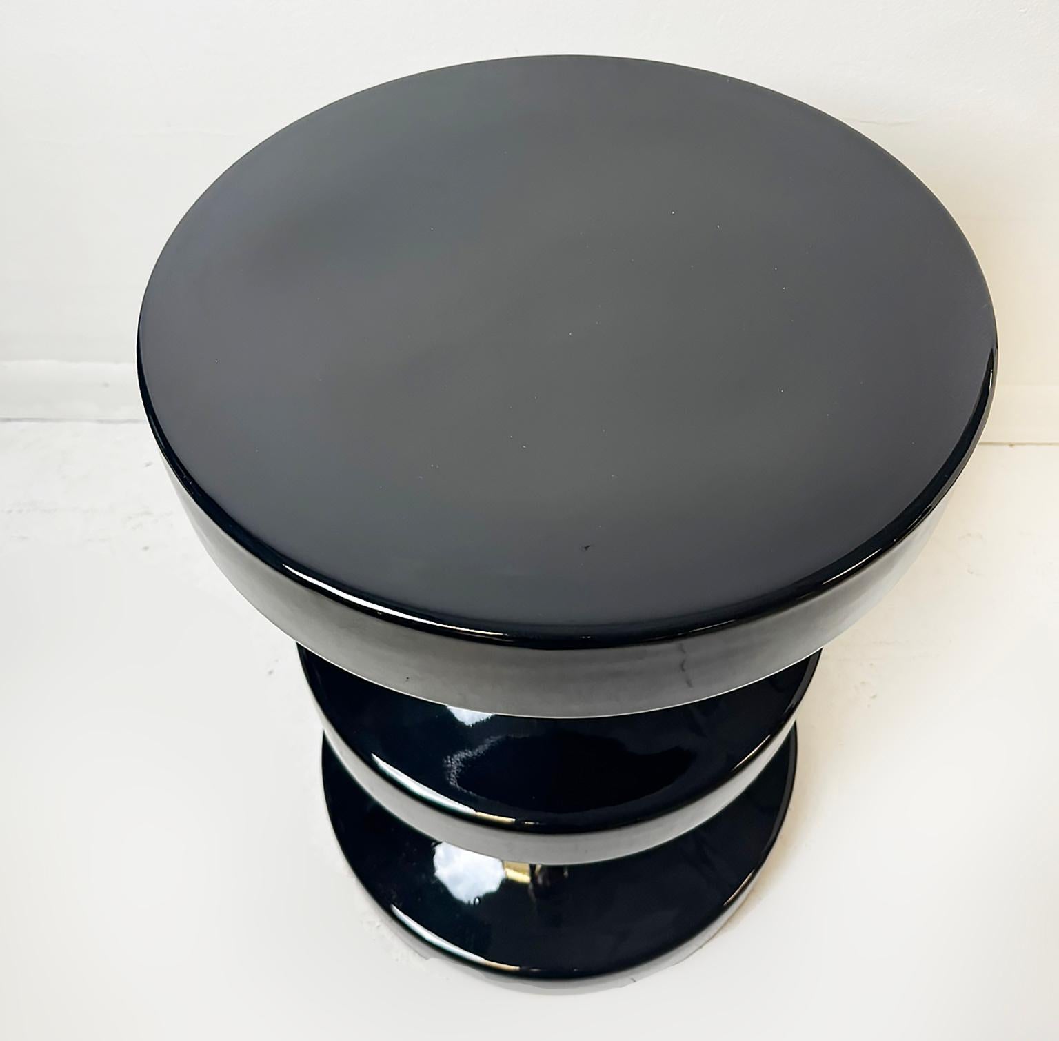 Vernissé Ralph Pucci International India Mahdavi Tabouret d'évêque, table d'appoint en noir en vente