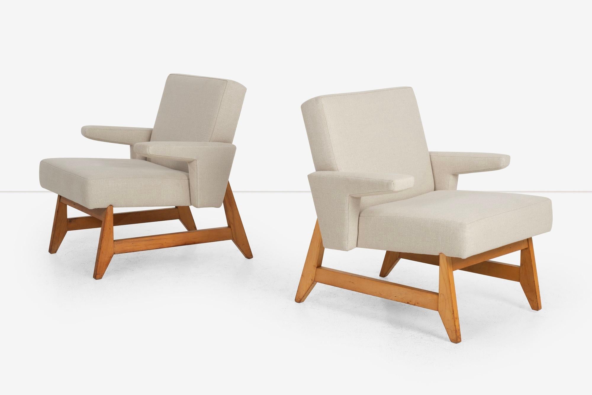 Ralph Rapson Lounge Chairs for Knoll 1945
Scarce Design features, Solid birch frames with fully upholstered seat, back, and arms, reupholstered with cotton-poly woven fabric.
Dimensions:
32