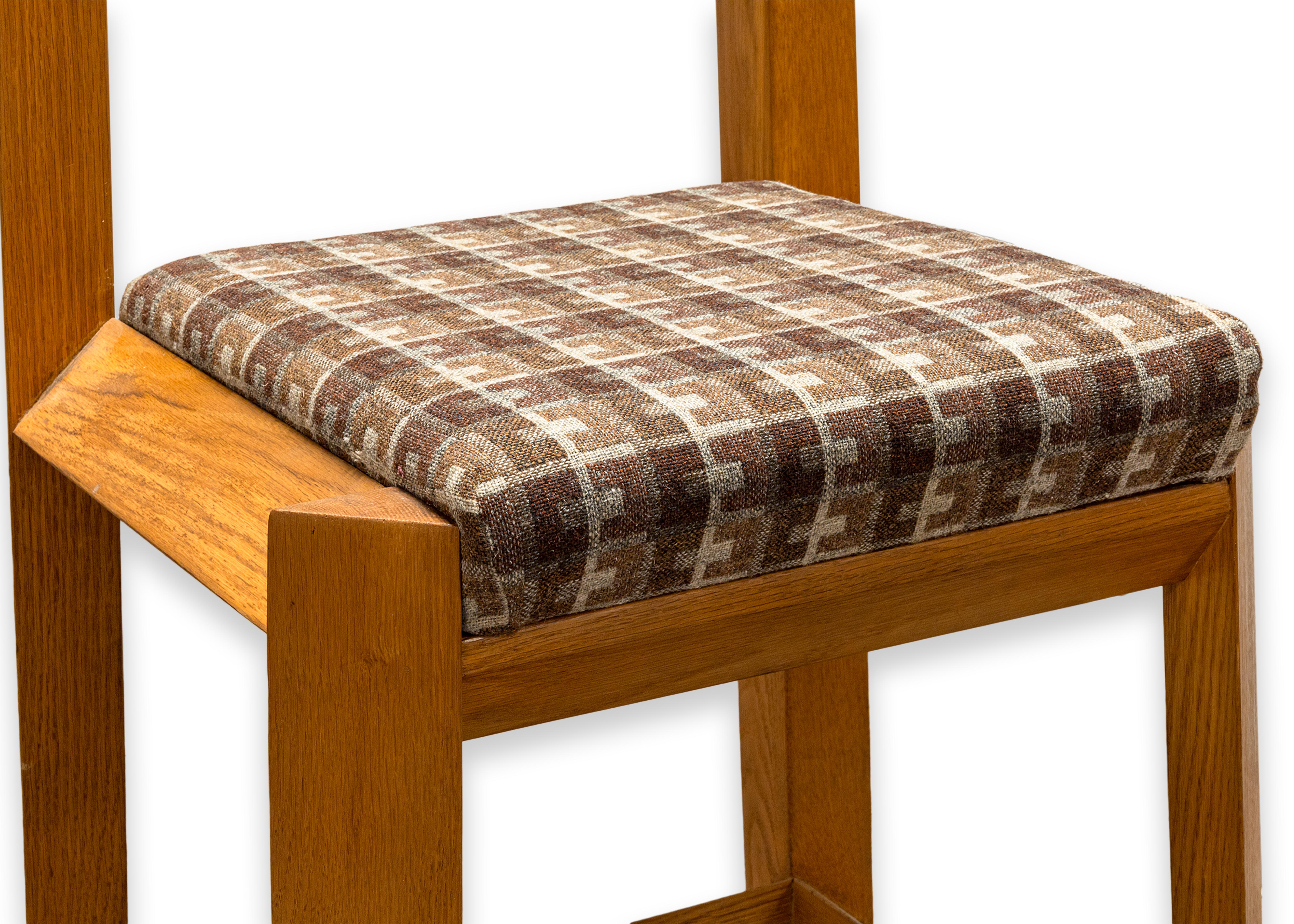 Sgabello alto in Oak di Ralph Rye con imbottitura in lana in tessuto Arte e Artigianato in vendita 1