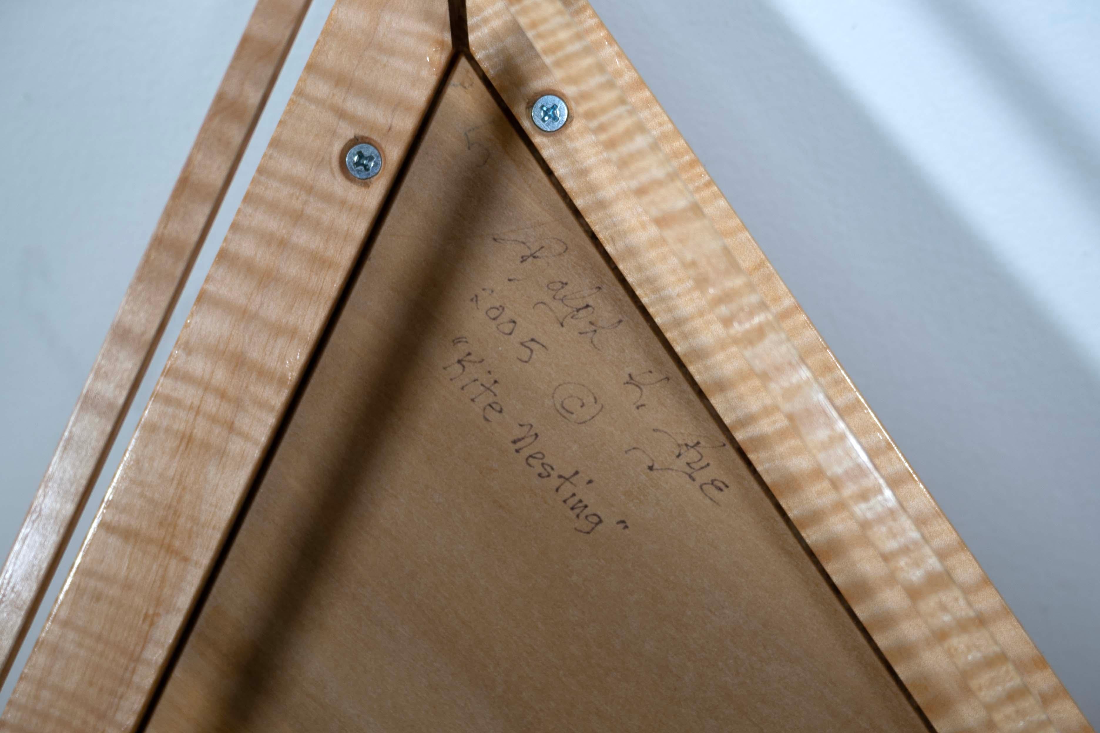 Ensemble signé Ralph Rye de 3 tables gigognes postmodernes en bois d'érable bouclé en vente 3