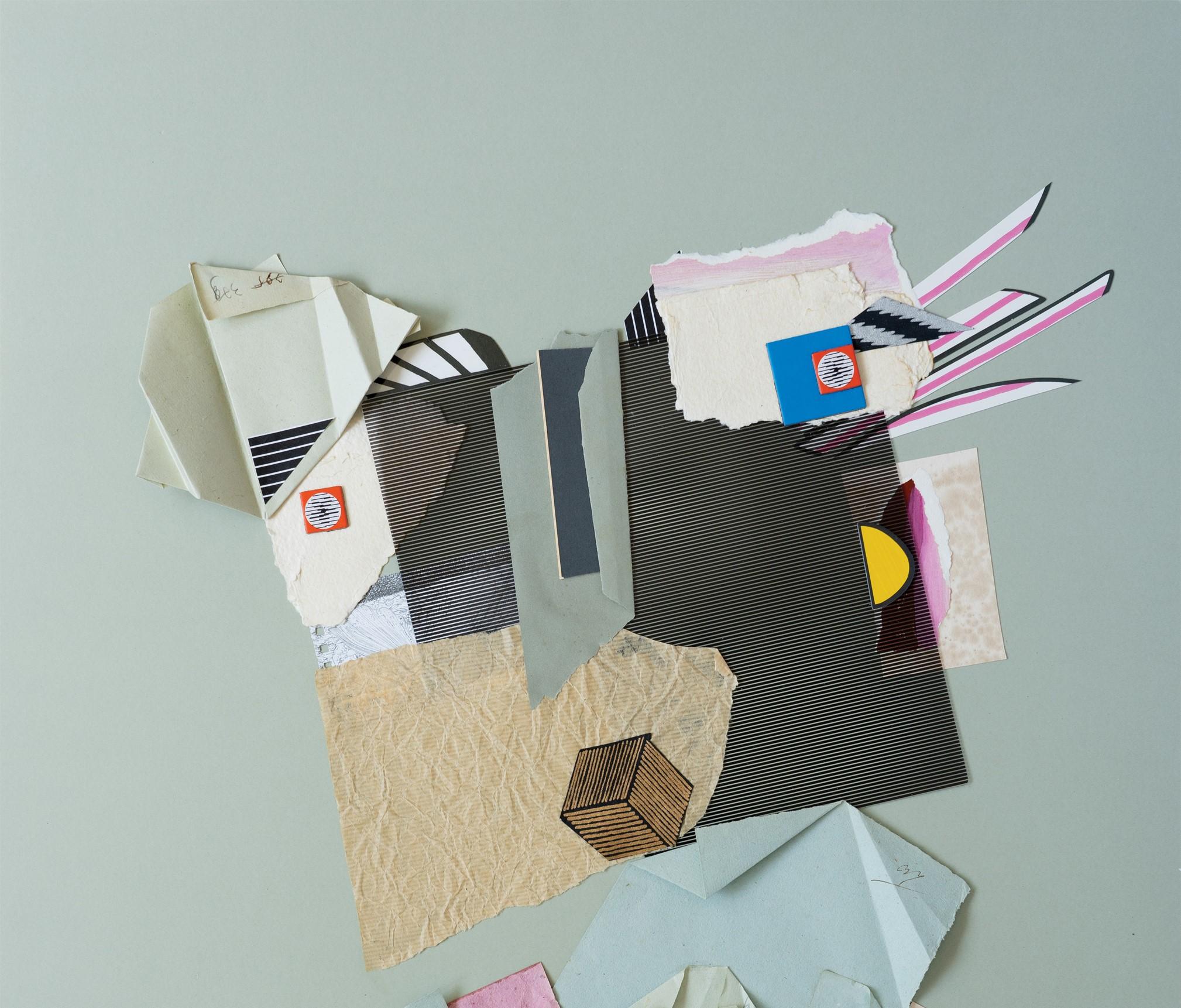 Der Bibliothekar – Blau, Collage, Papier, 21. Jahrhundert (Zeitgenössisch), Mixed Media Art, von Raluca Arnăutu