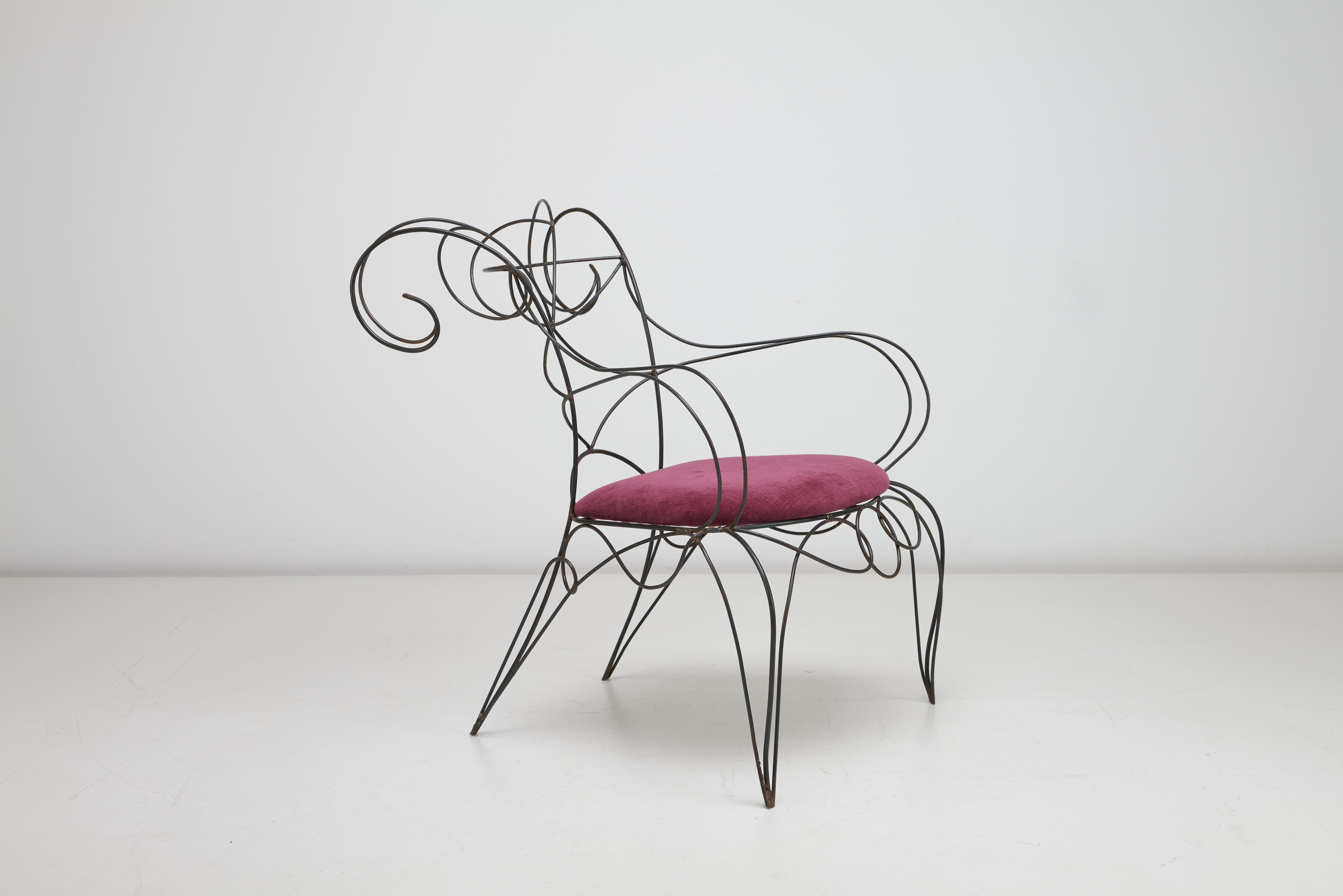 André Dubreuil - Ram Chair c1987 hergestellt von A.D. Dekorative Arts Ltd, London im Zustand „Gut“ in Uxbridge, GB