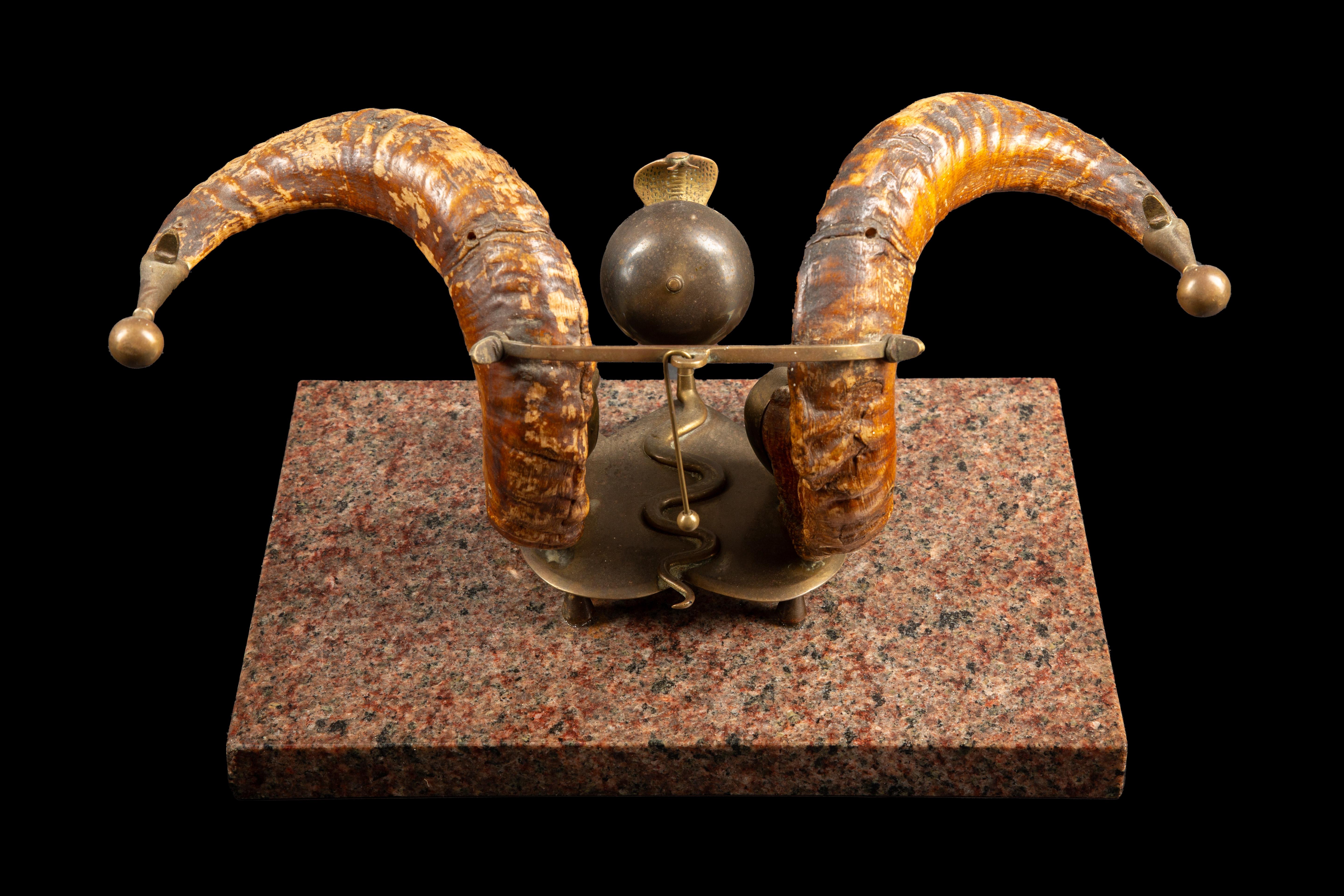 Ram Horns Marble Inkwell Desk Set In Good Condition For Sale In New York, NY
