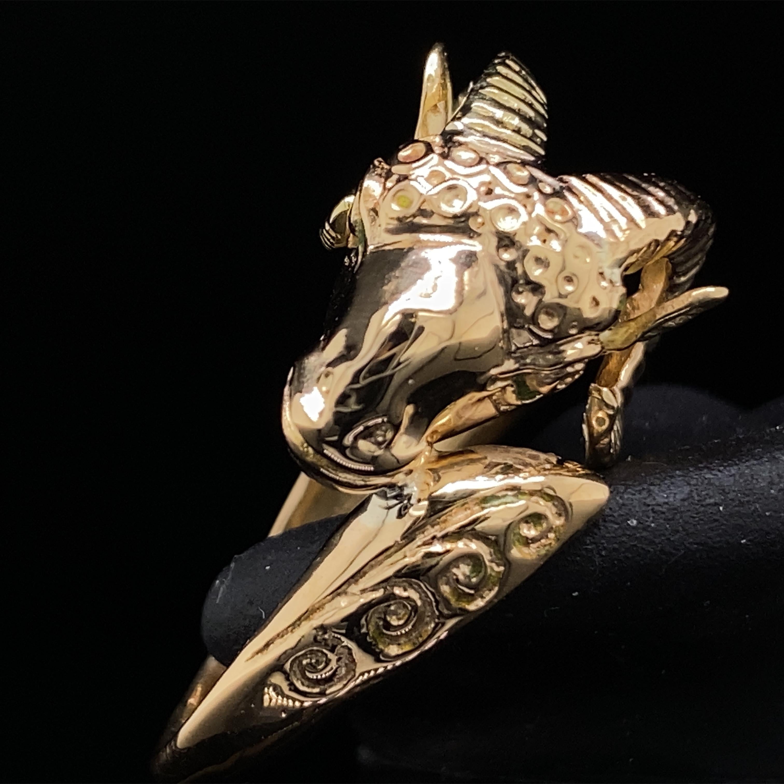 Ram or Aries Figural Bypass Ring in 18 Karat Yellow Gold 1