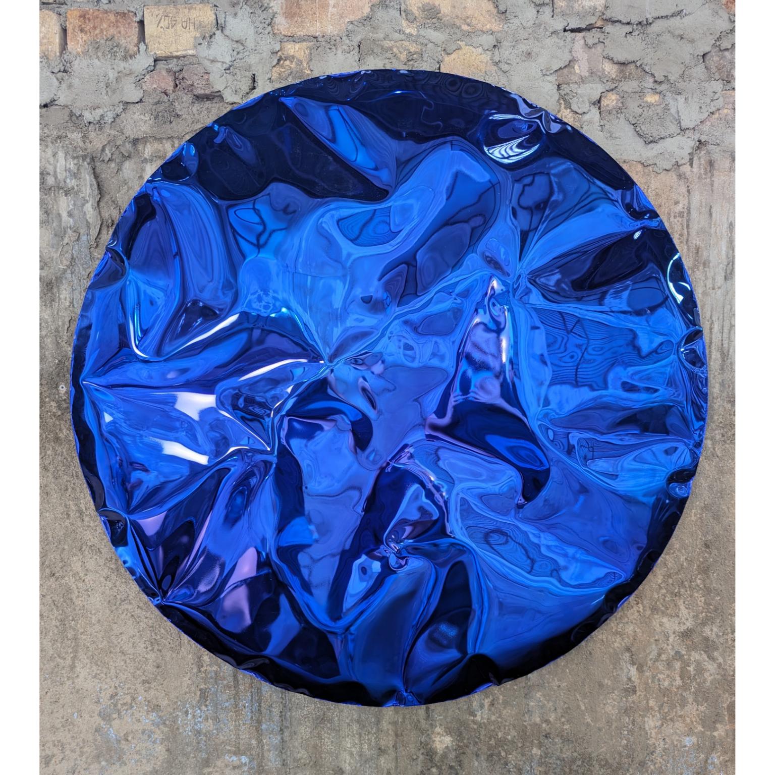 Scultura da parete Ramé Blue di NITUSH AROOSH
Dimensioni: Ø 100 cm. 
Materiali: Acciaio inossidabile.

Disponibile in diverse finiture. Tutte le nostre lampade possono essere cablate a seconda del Paese. Se viene venduto negli Stati Uniti, sarà