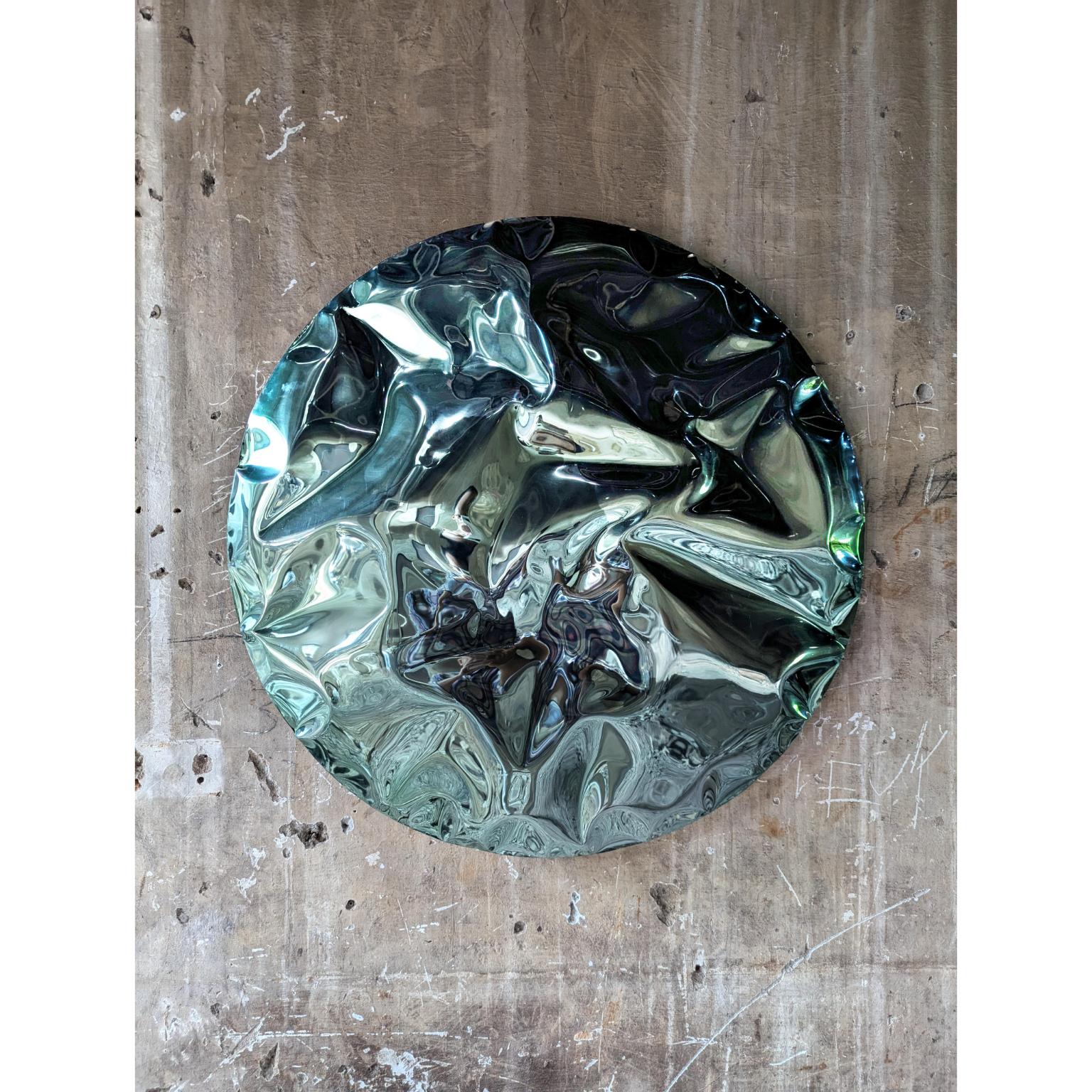 Scultura da parete Ramé Sage Green di NITUSH AROOSH
Dimensioni: Ø 100 cm. 
Materiali: Acciaio inossidabile.

Disponibile in diverse finiture. Tutte le nostre lampade possono essere cablate a seconda del Paese. Se viene venduto negli Stati Uniti,