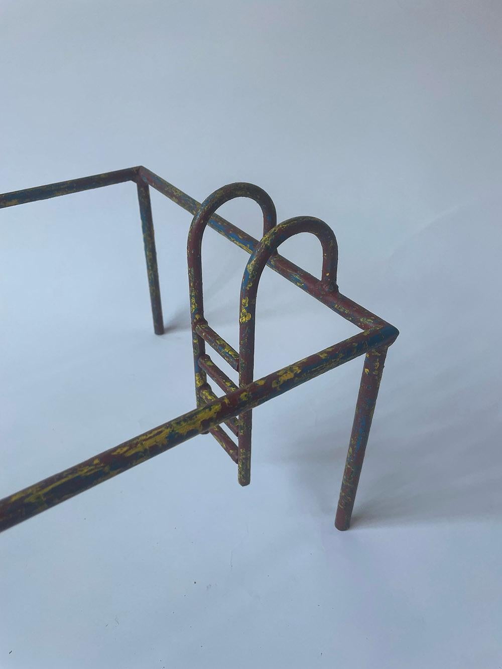 GRAN PISCINA de Ramon Enrich - Escultura minimalista de hierro, piscina, única, natación en venta 1