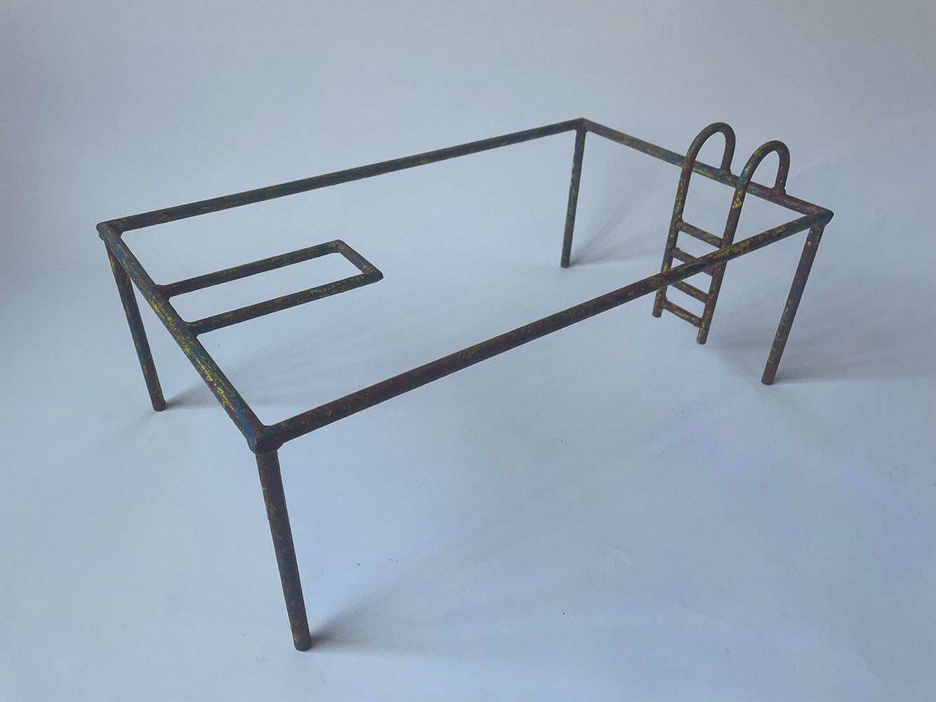 GRAN PISCINA de Ramon Enrich - Escultura minimalista de hierro, piscina, única, natación en venta 2