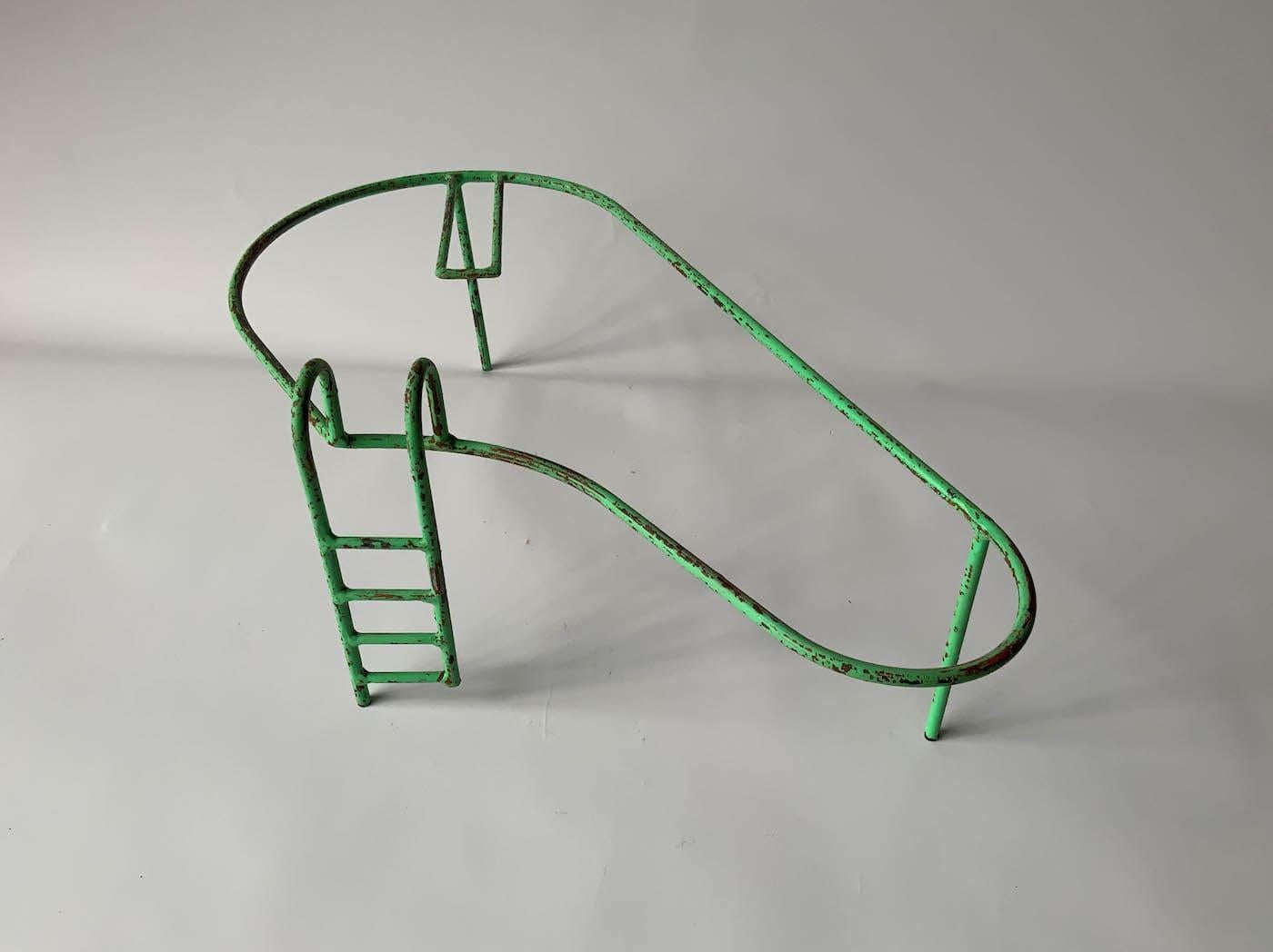 P-VERDA by Ramon Enrich - minimalist iron sculpture, pool, unique work 2