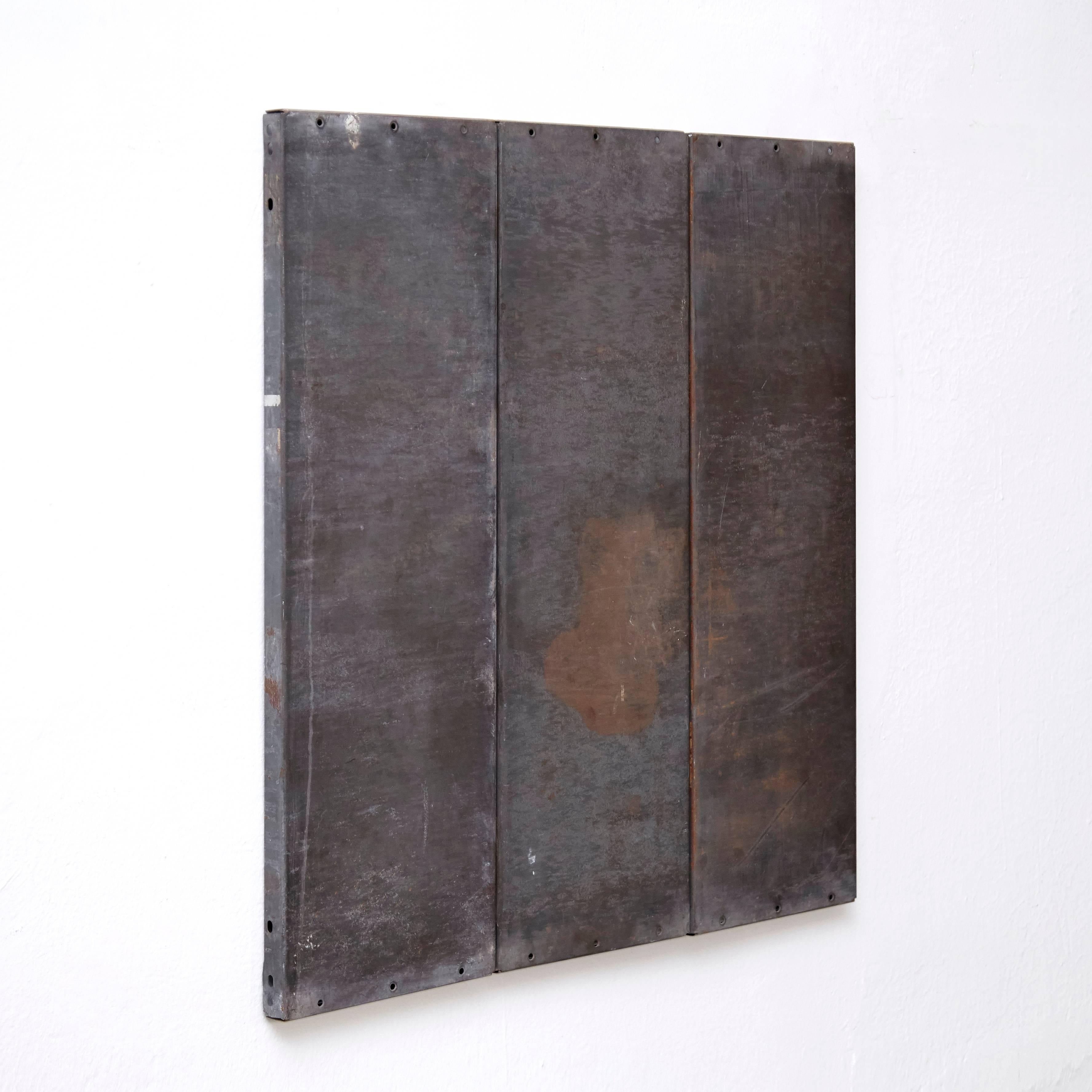 Ramon Horts, Minimalism artwork.

Structures of metal compositions made in Barcelona, circa 2017. For a solo Exhibition.
Signed by himself in engraving punch.

Stripping metal, rusted and varnished.

In original conditions.

    