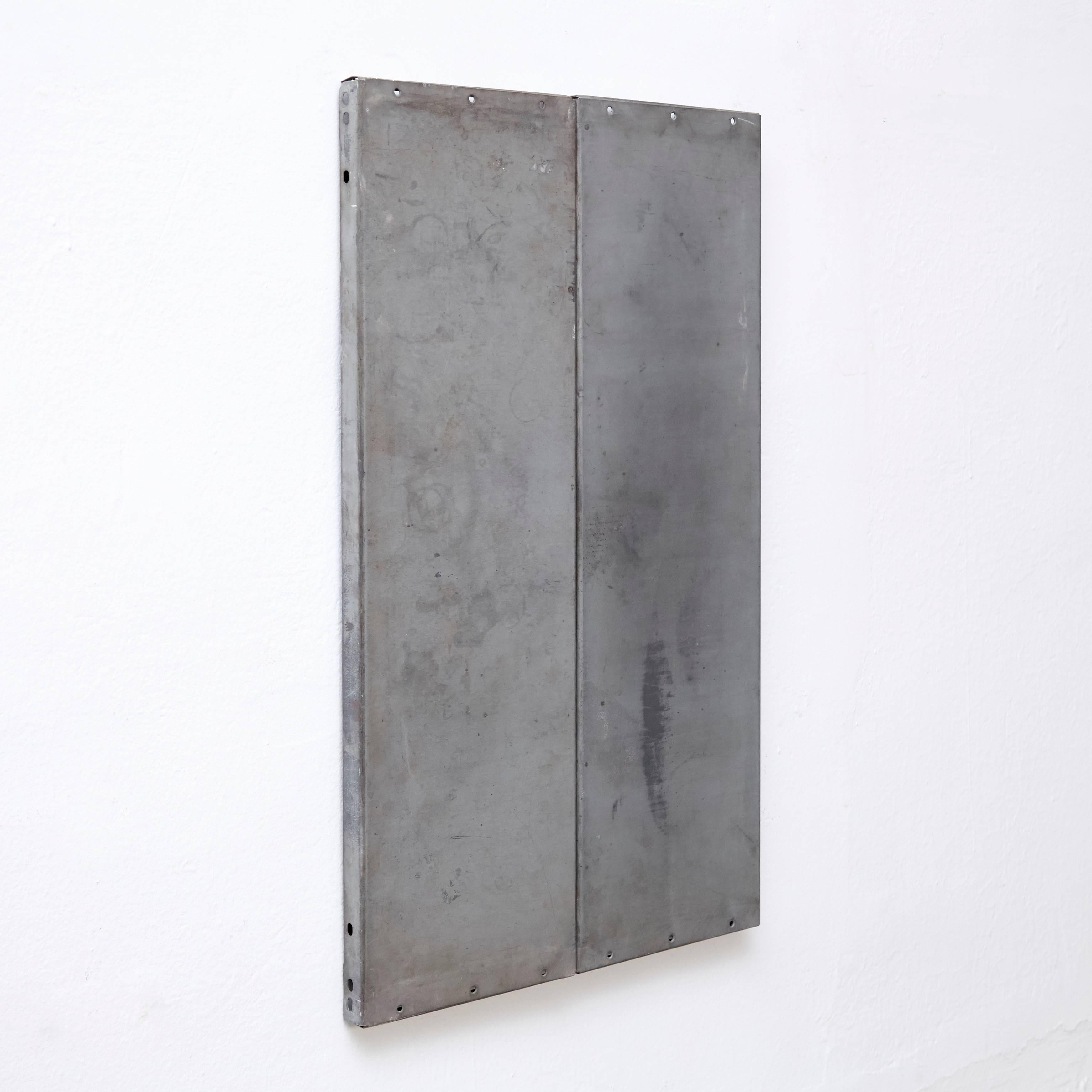 Ramon Horts, minimalism artwork.

Structures of metal compositions made in Barcelona, circa 2016. For a solo exhibition.
Signed by himself in engraving punch.

Stripping metal, rusted and varnished.
In original conditions.

 