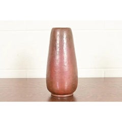 Ramon Ramirez Jarrón de cobre martillado Arts & Crafts