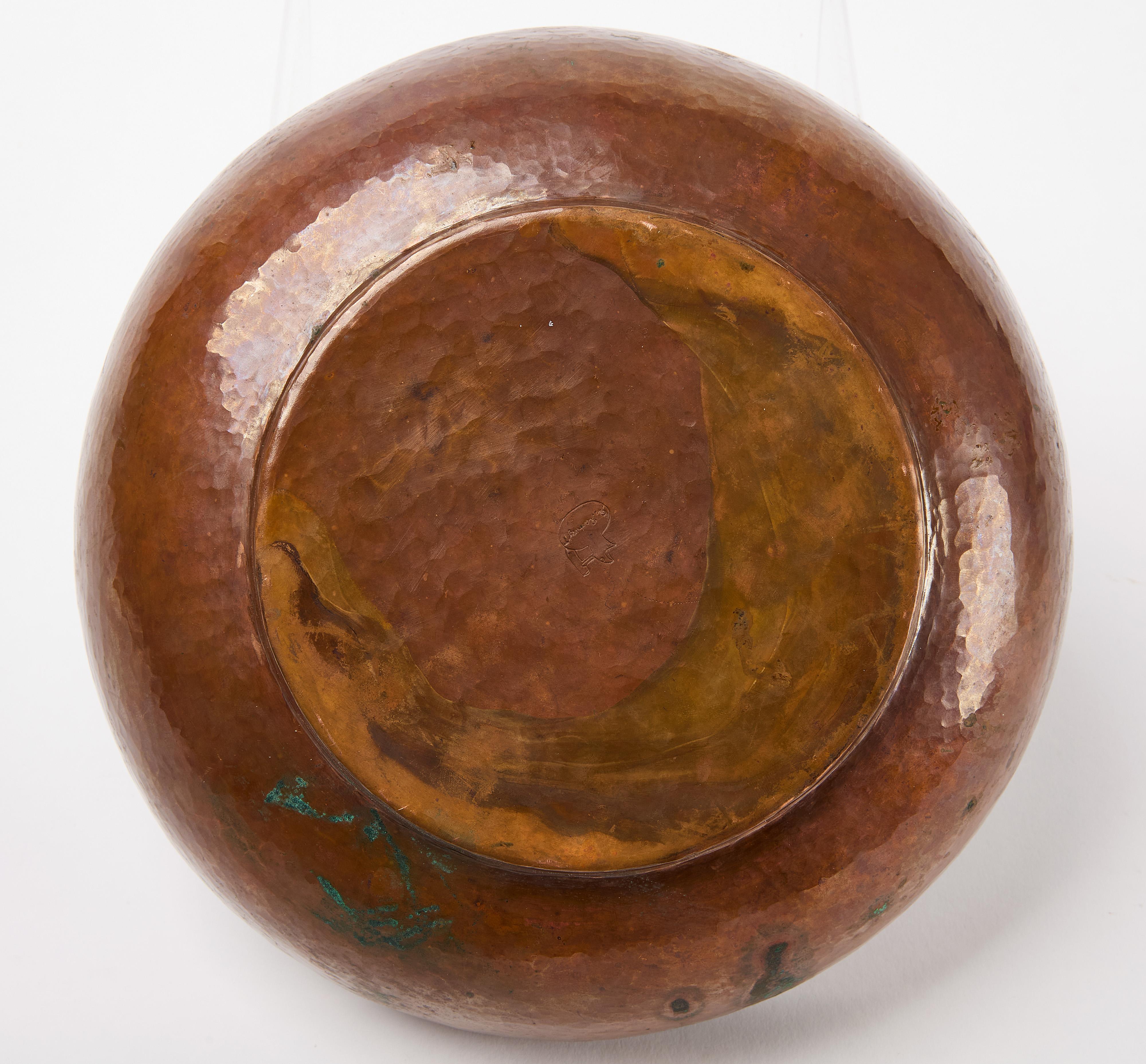 Brazilian Ramon Ramirez - hammered copper bowl. Circa 1960. For Sale