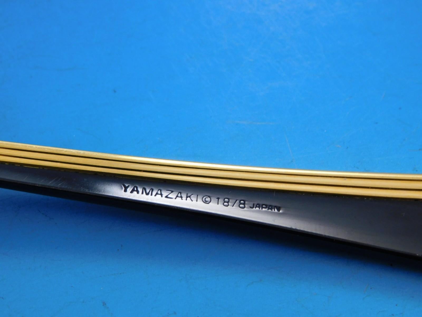 Ramona by Yamazaki Stainless Steel Gold Accent Black Flatware Service Set 40 pcs In Excellent Condition For Sale In Big Bend, WI