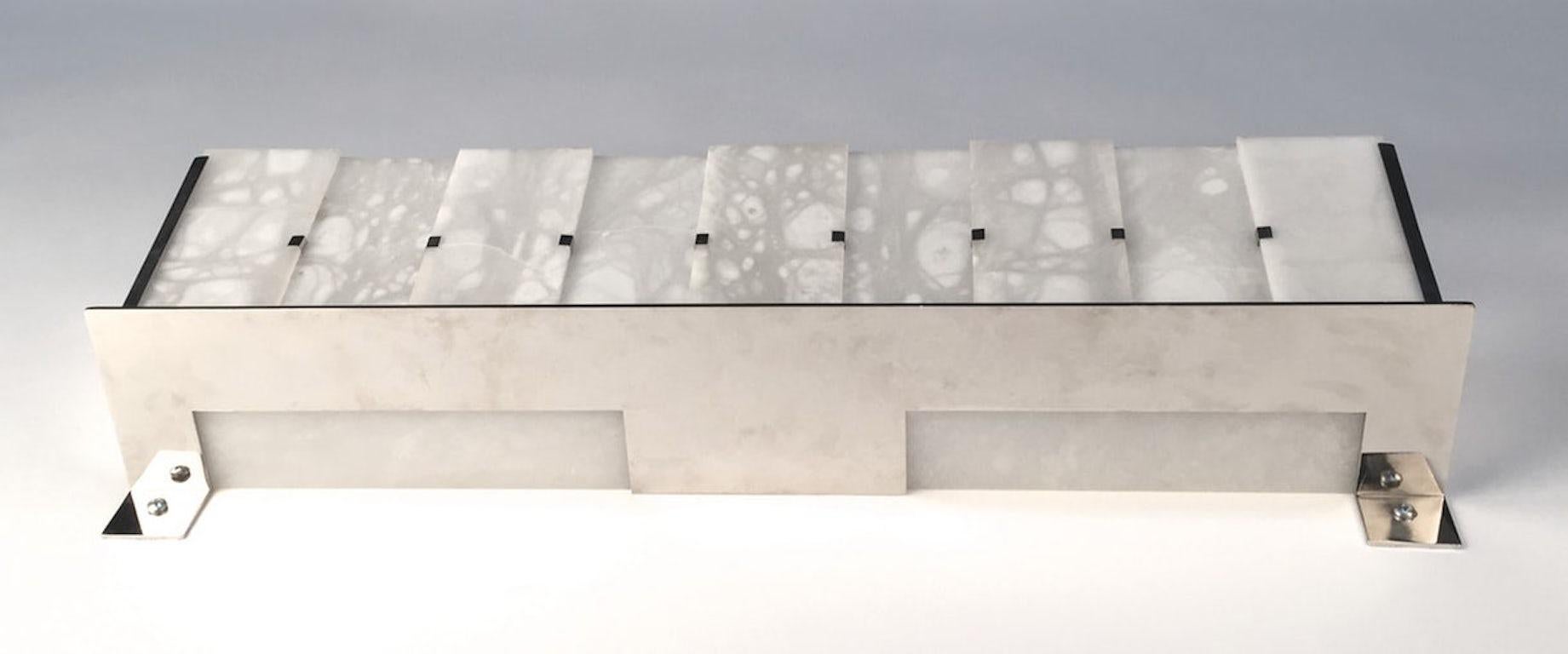 'Ramp' Alabaster Wall Lamp in the Manner of Pierre Chareau Norteamericano en venta