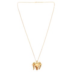 Ram's-Head-Amulett aus Silber, 24 Karat vergoldet und Smaragd