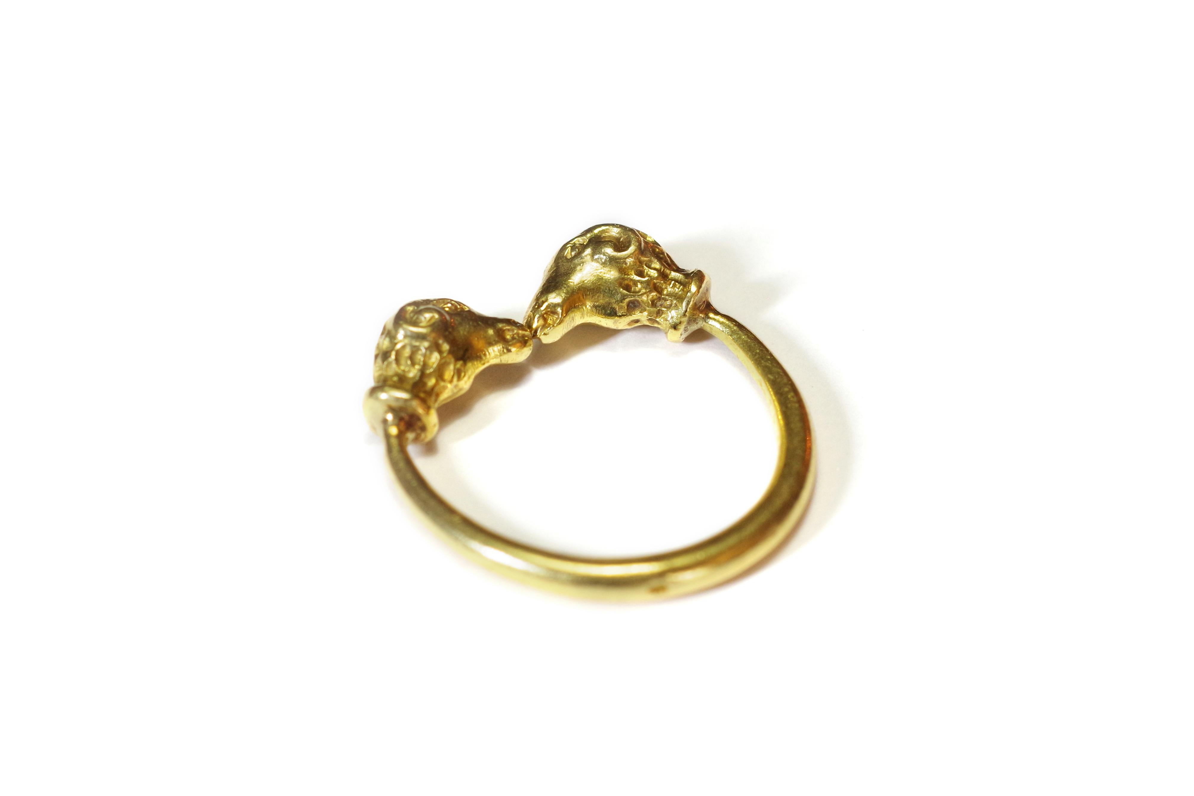 Rams Head Gold Ring in 18k Gold, Torque Ring In Fair Condition For Sale In PARIS, FR