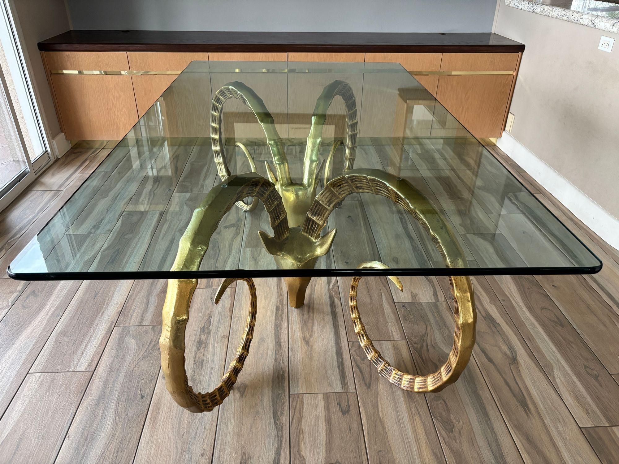 Table de salle à manger en ibex à tête de bélier Hollywood Regency Glam 1970 en vente 4