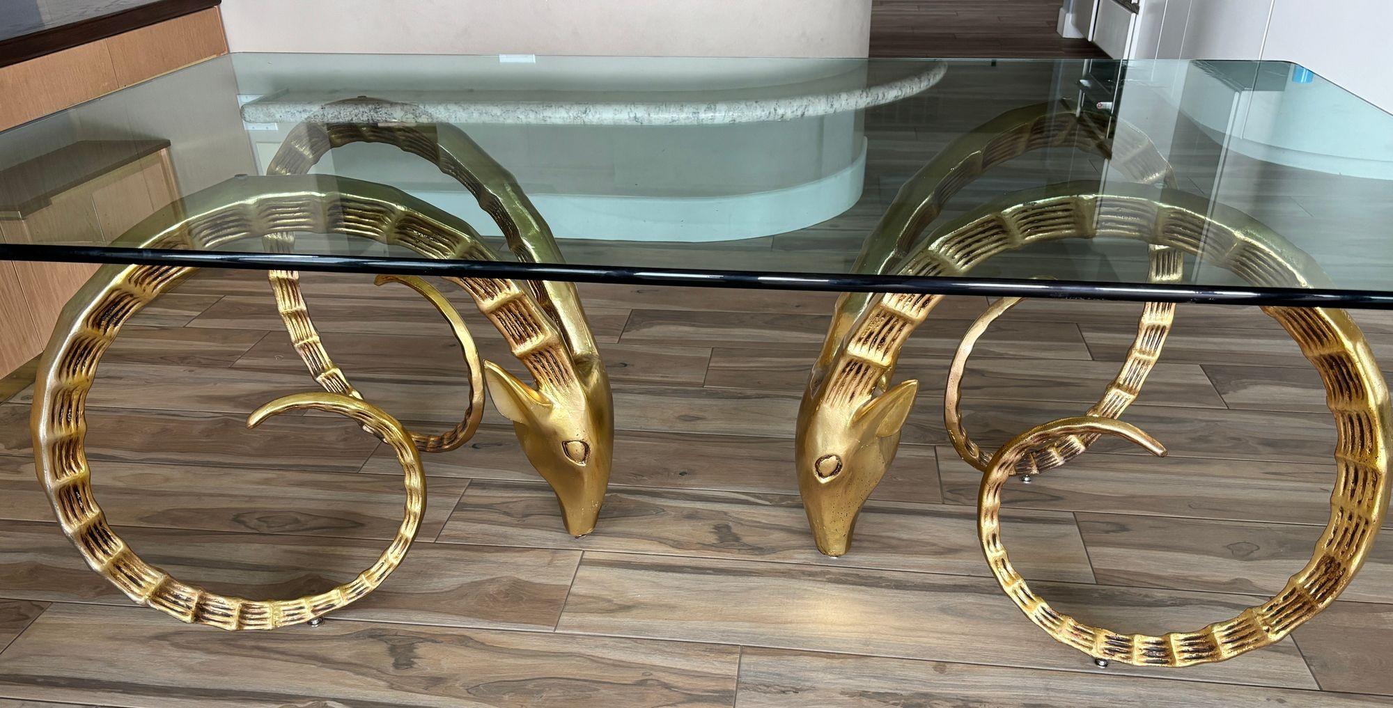 Américain Table de salle à manger en ibex à tête de bélier Hollywood Regency Glam 1970 en vente