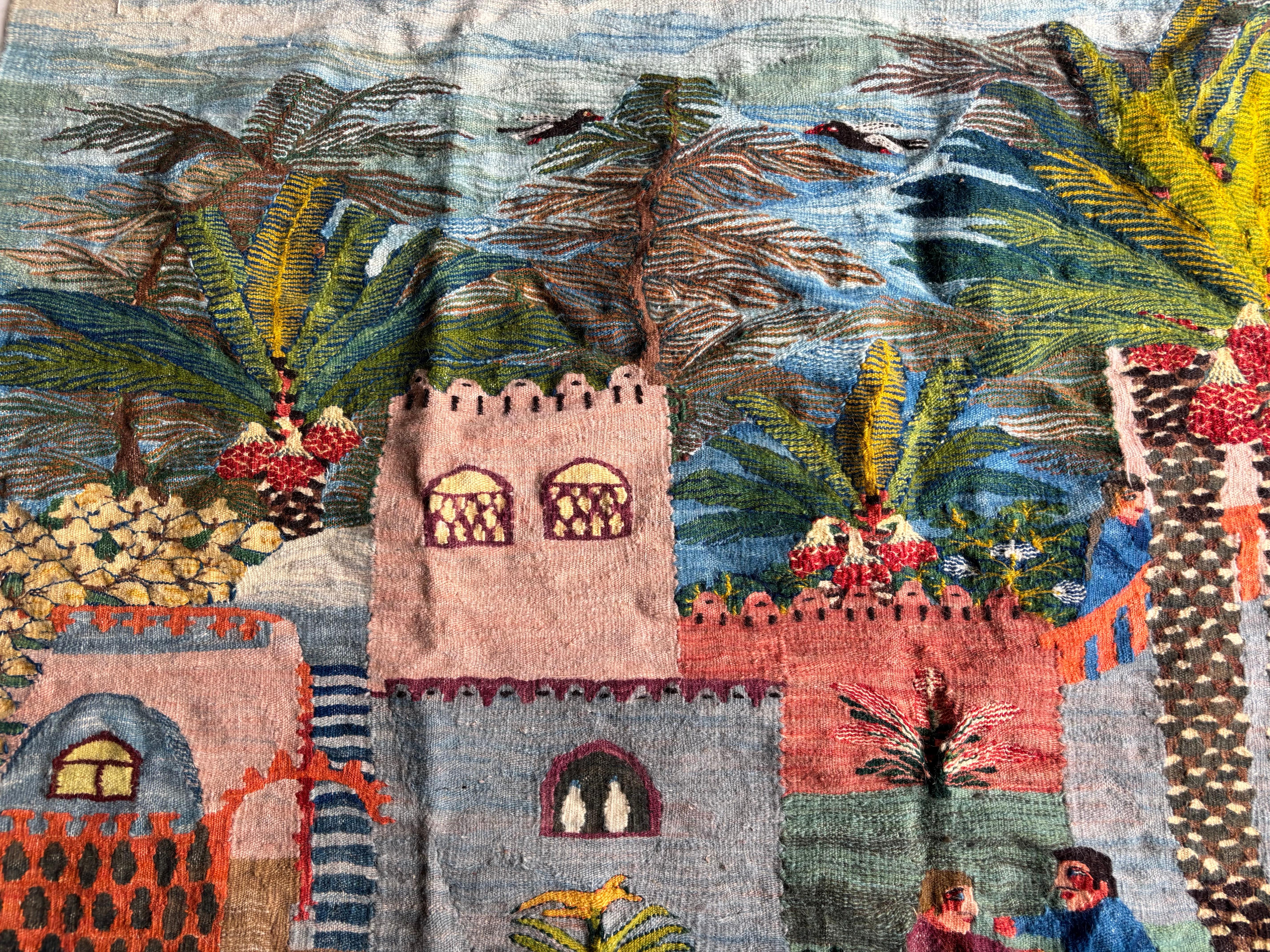 Wandteppich aus Wolle von Ramses Wissa Wassef, zeigt die Künstlerin Fatma Awad, Label im Zustand „Gut“ im Angebot in Los Angeles, CA