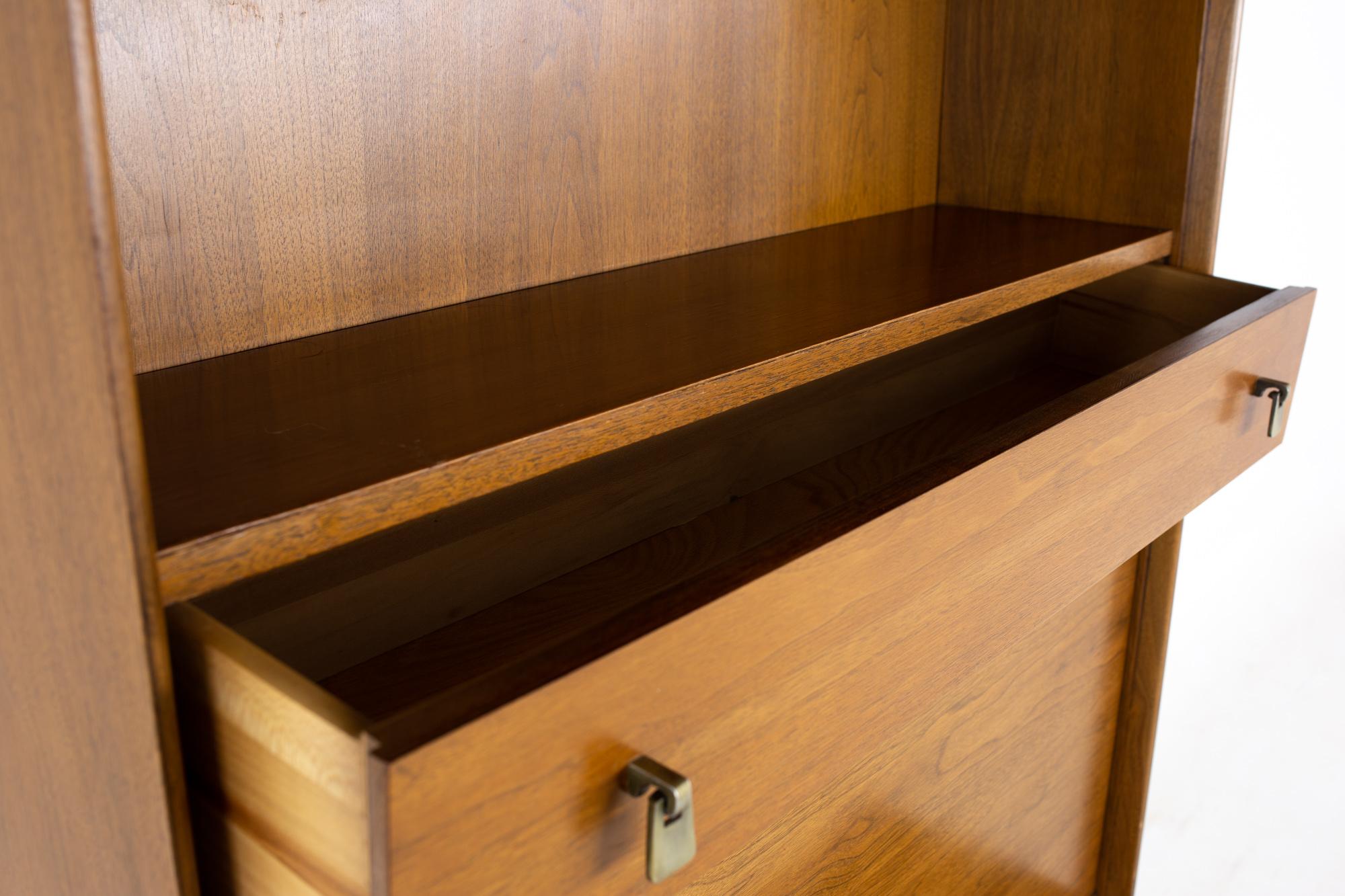 Ramseur MCM Walnut Thin Drop Front Secretary Desk Bar Credenza Buffet and Hutch In Good Condition In Countryside, IL