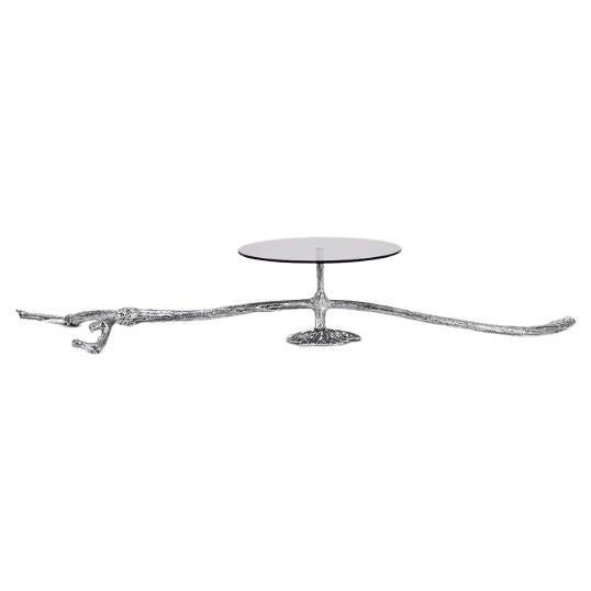 Ramum I - Tortenständer aus Metall mit einer Glasplatte; Organisches Design