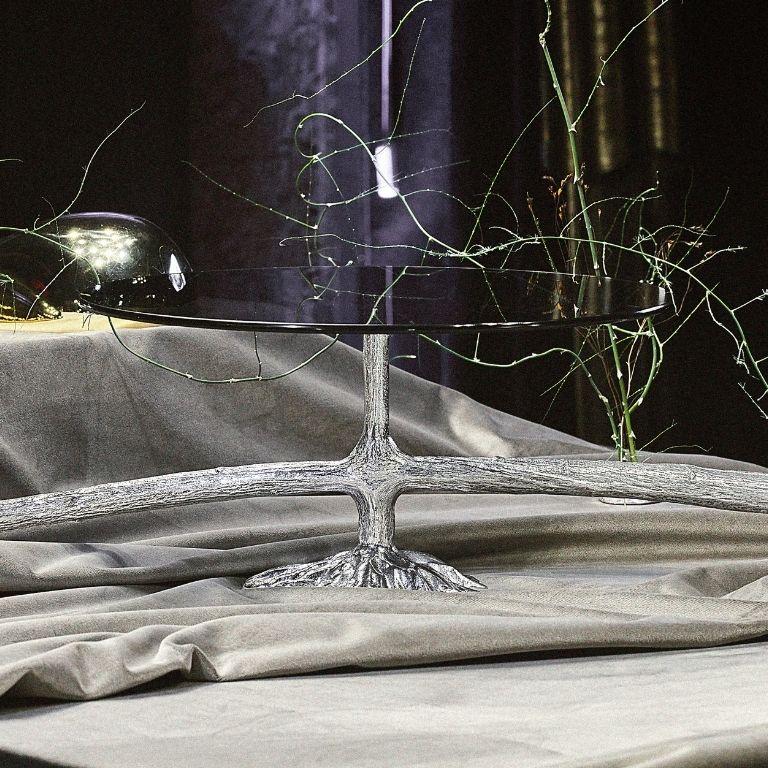 Ramum I - Porte-gâteau sculptural en métal avec une seule assiette en verre Neuf - En vente à Porto, PT