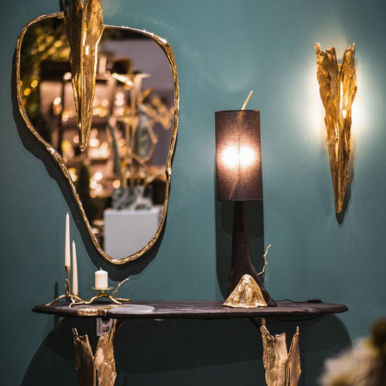 Portugais Lampe de table Ramum au design naturel en laiton et bois en vente
