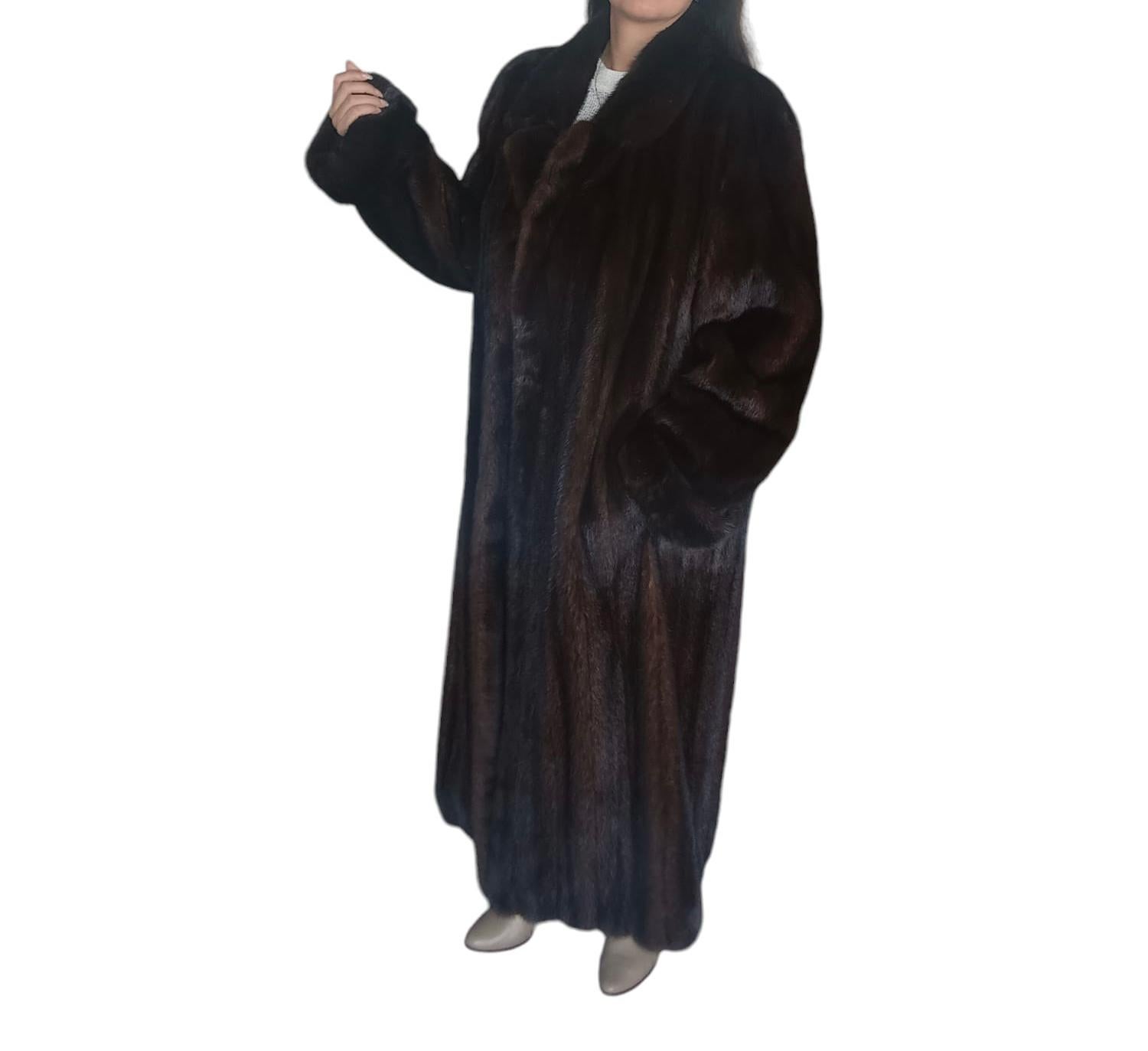 Brand new Ranch Mink Fur Full Length Coat (Size 14 - L) For Sale 6