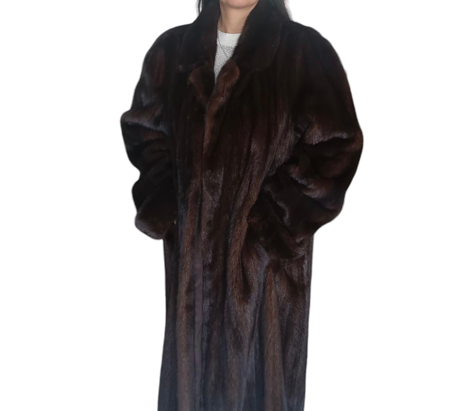Brand new Ranch Mink Fur Full Length Coat (Size 14 - L) For Sale 1