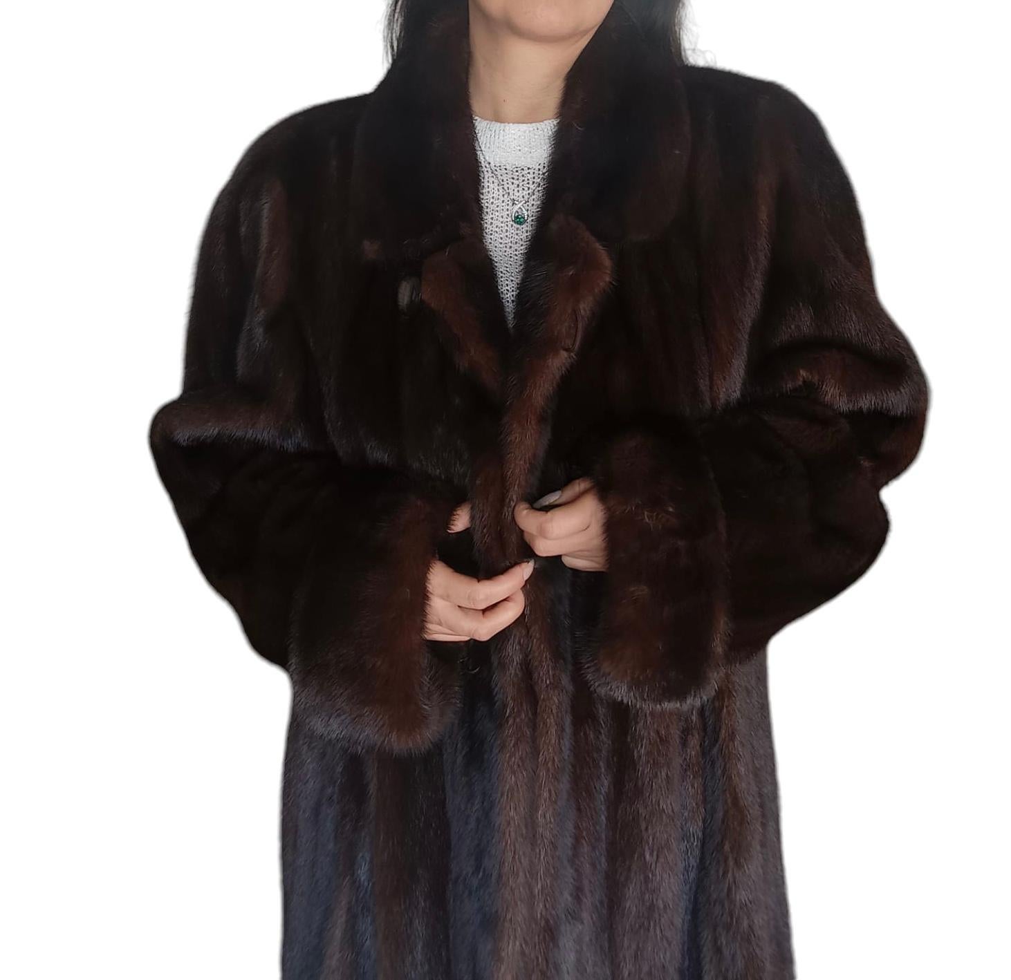 Brand new Ranch Mink Fur Full Length Coat (Size 14 - L) For Sale 2
