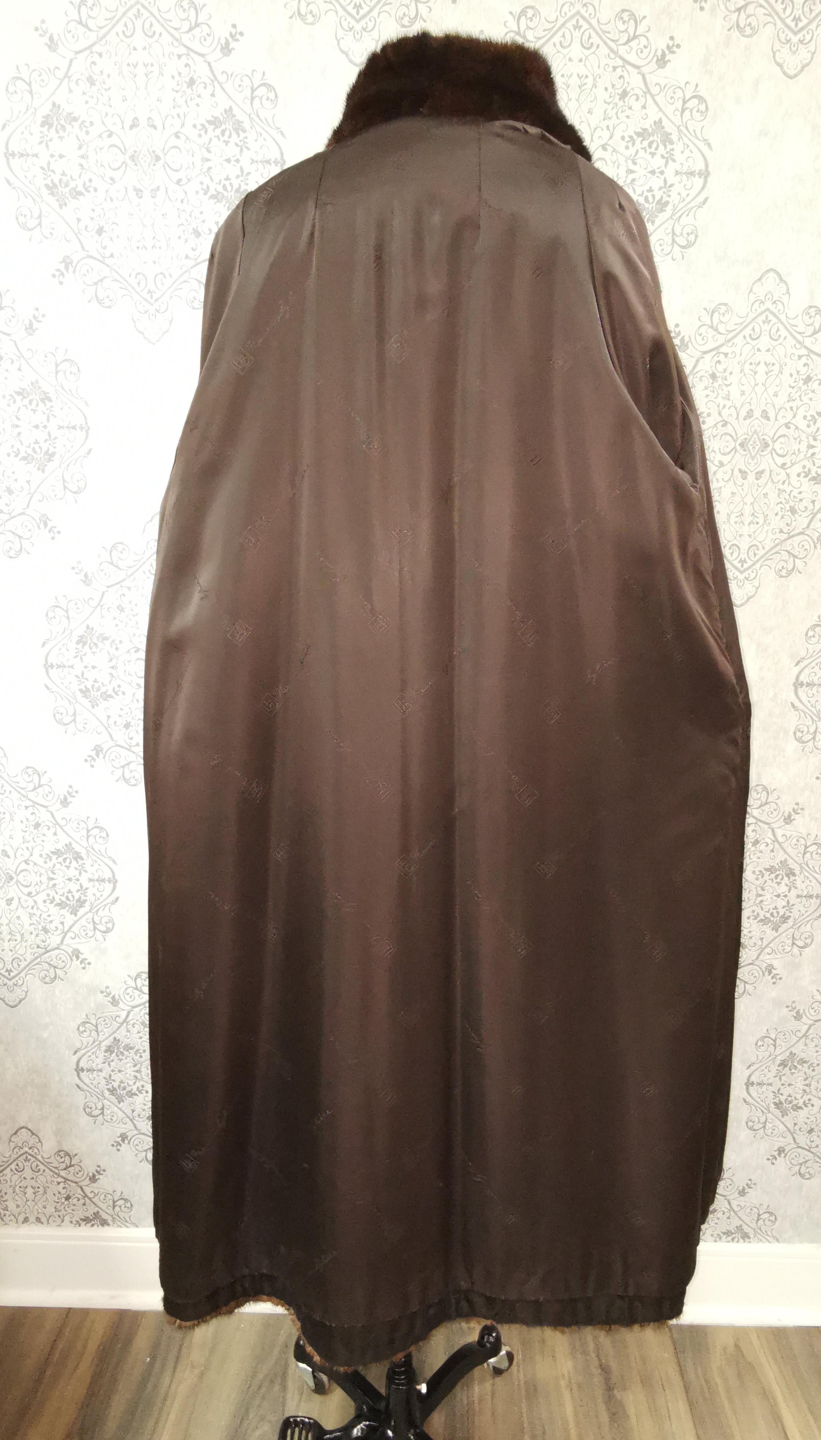 Manteau long d'un ranch en fourrure de vison (taille 14 - L) en vente 3