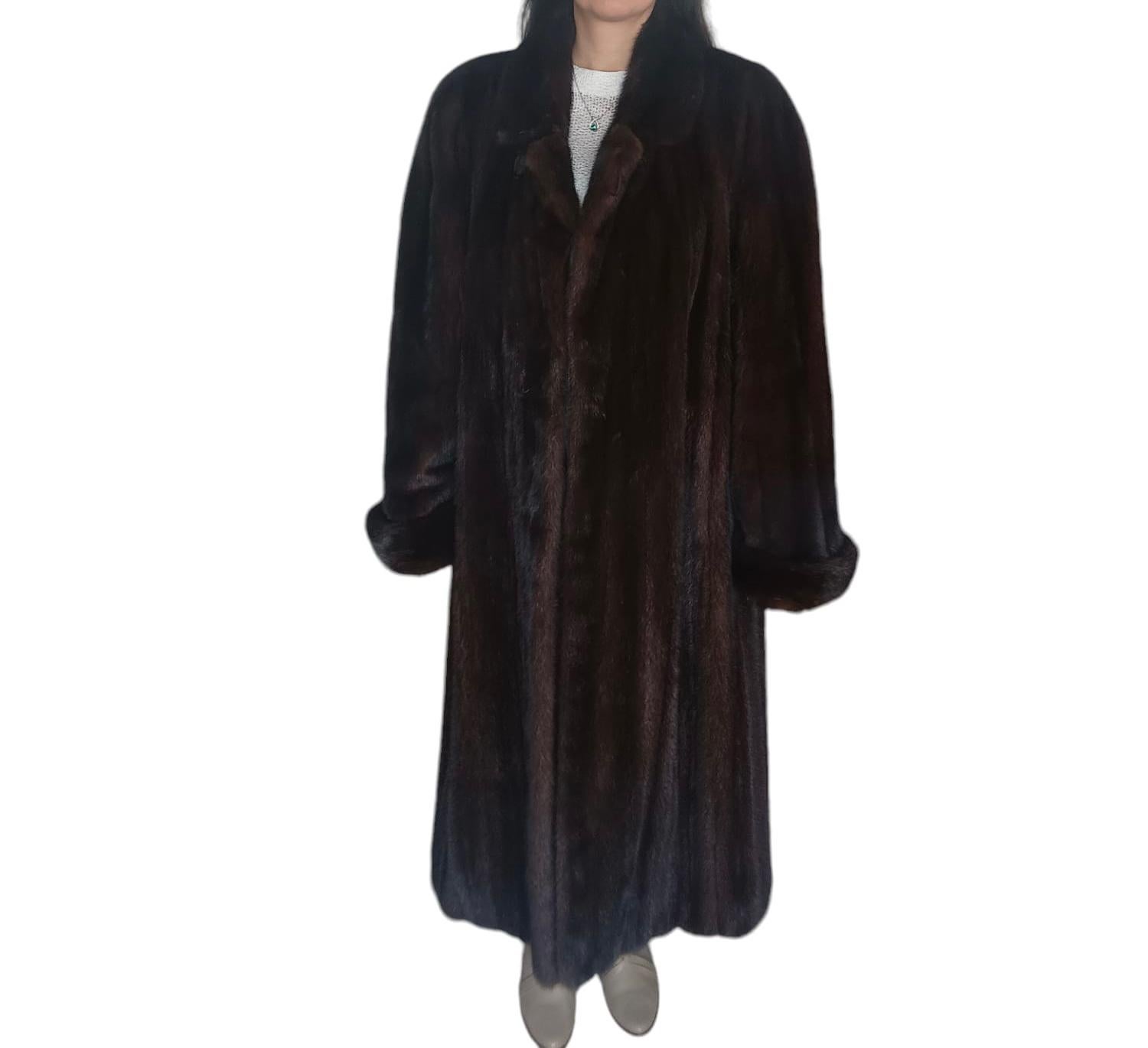 Brand new Ranch Mink Fur Full Length Coat (Size 14 - L) For Sale 4