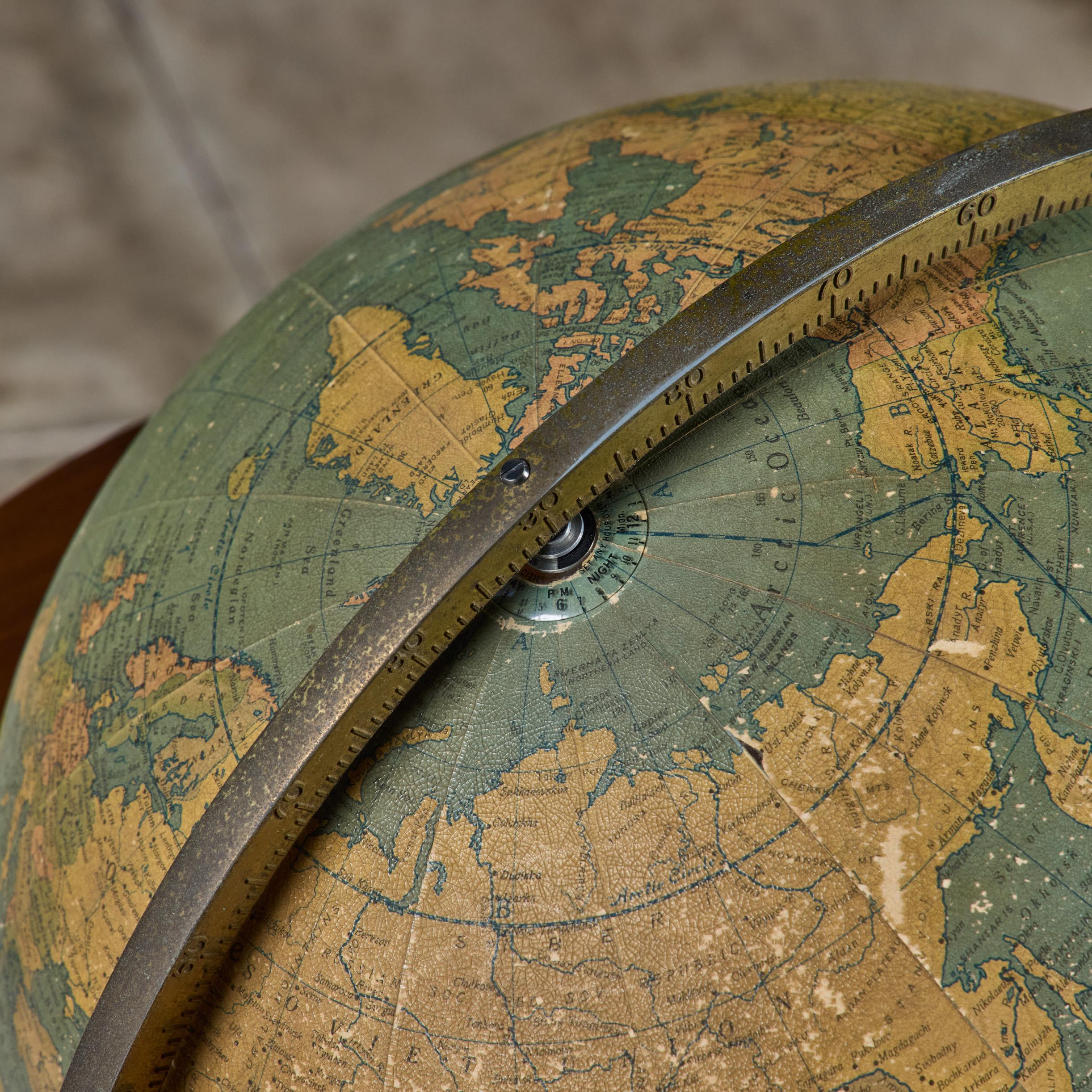 Globo terráqueo iluminado Rand McNally con soporte de Edward Wormley en venta 4