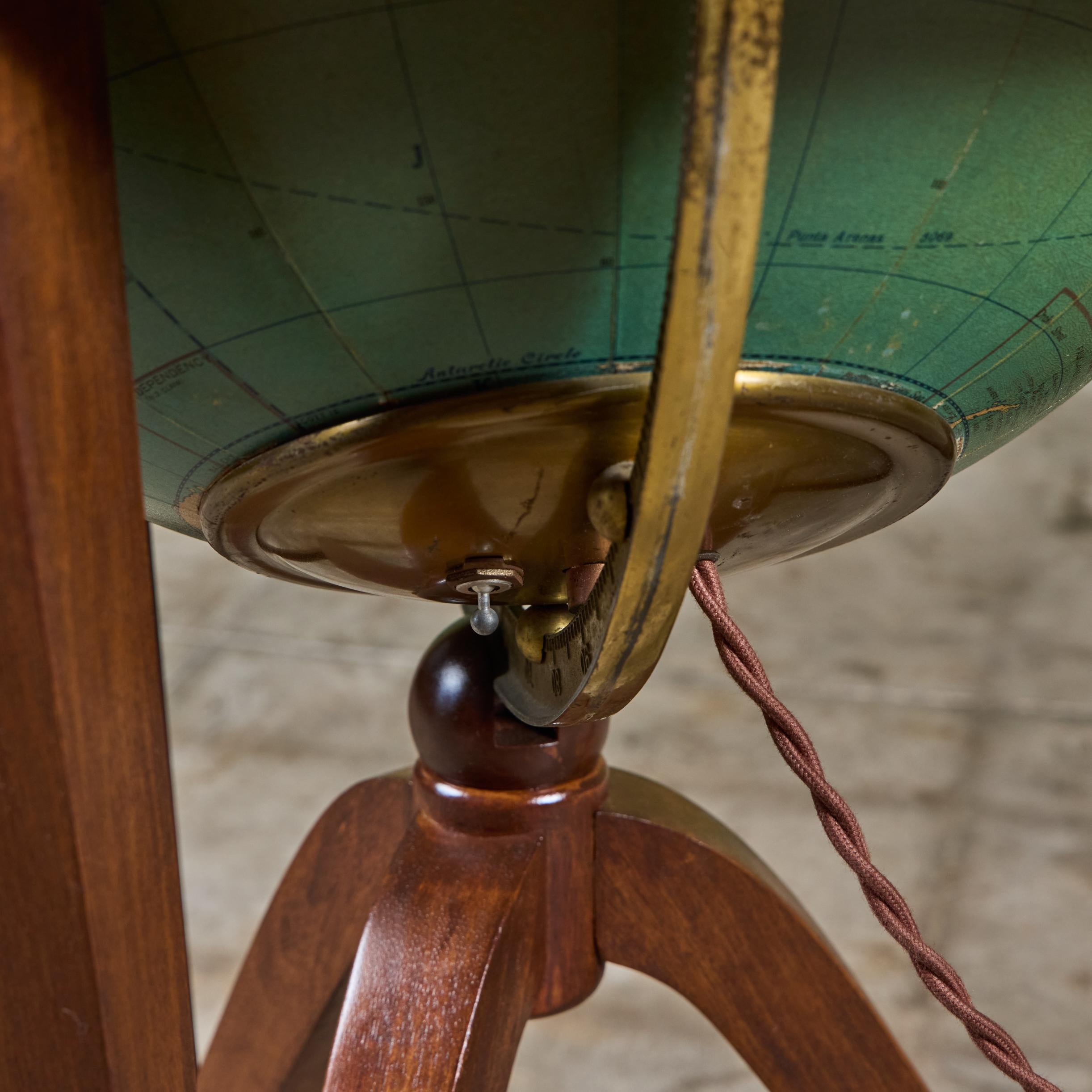 Globo terráqueo iluminado Rand McNally con soporte de Edward Wormley en venta 6