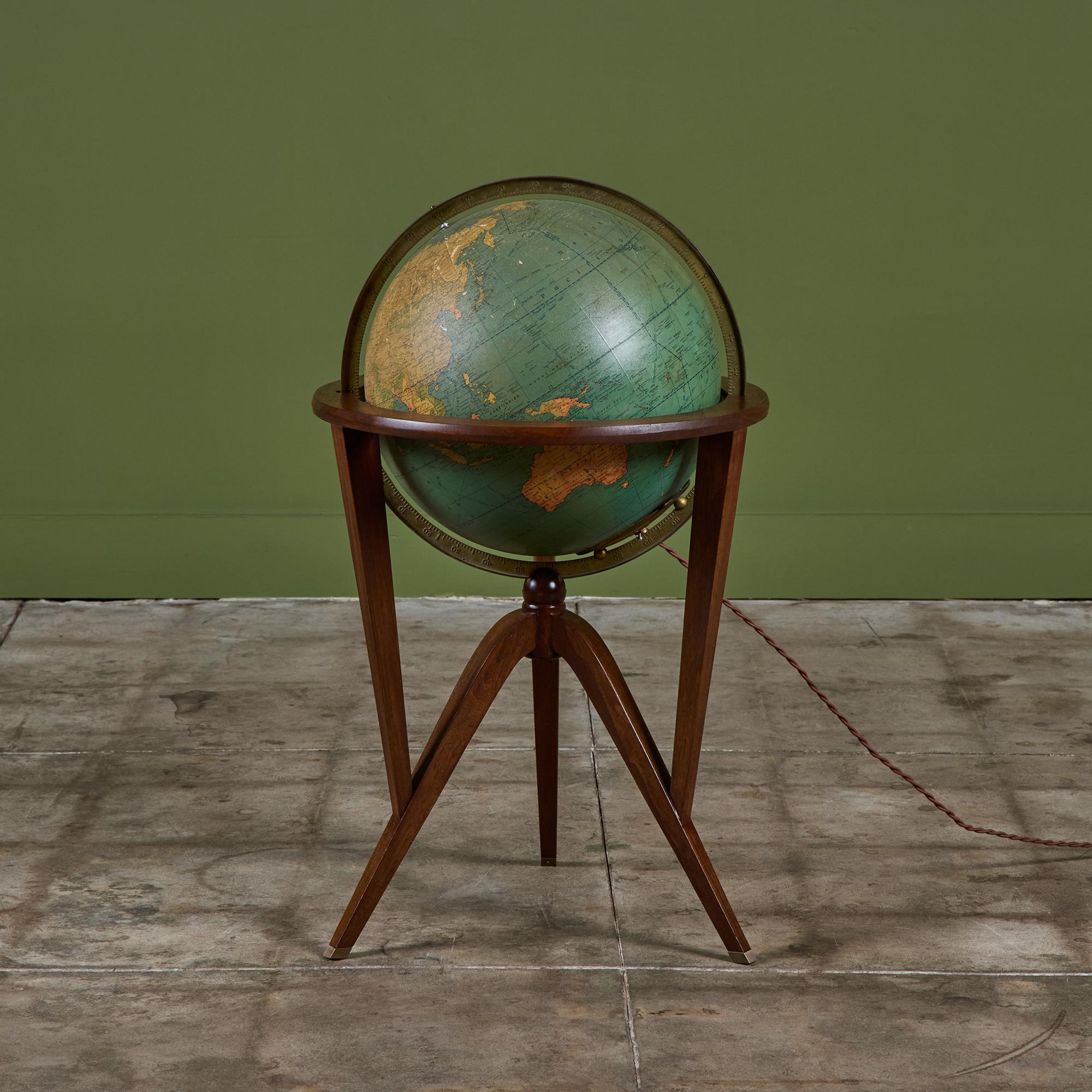 Globo terráqueo iluminado Rand McNally con soporte de Edward Wormley Moderno de mediados de siglo en venta