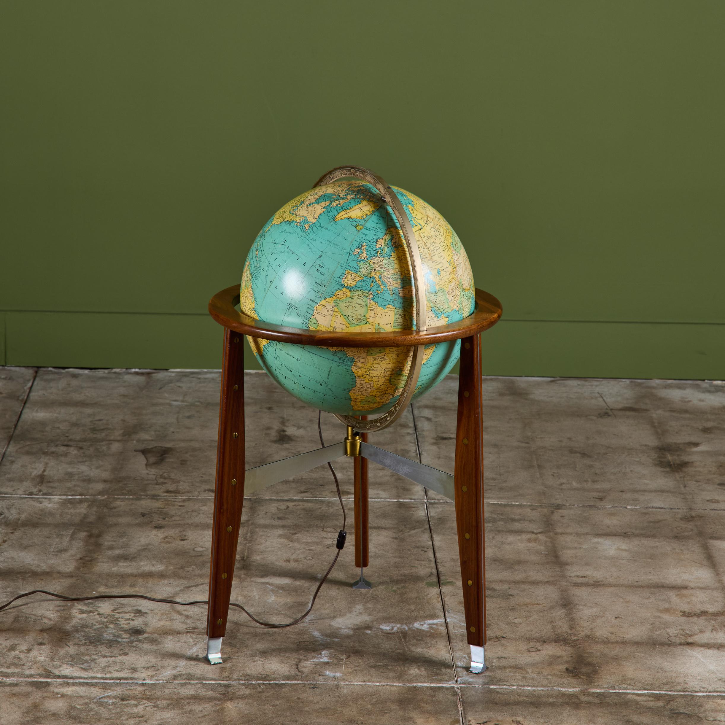 Rand McNally Illuminated Globe with Stand by Edward Wormley In Good Condition For Sale In Los Angeles, CA