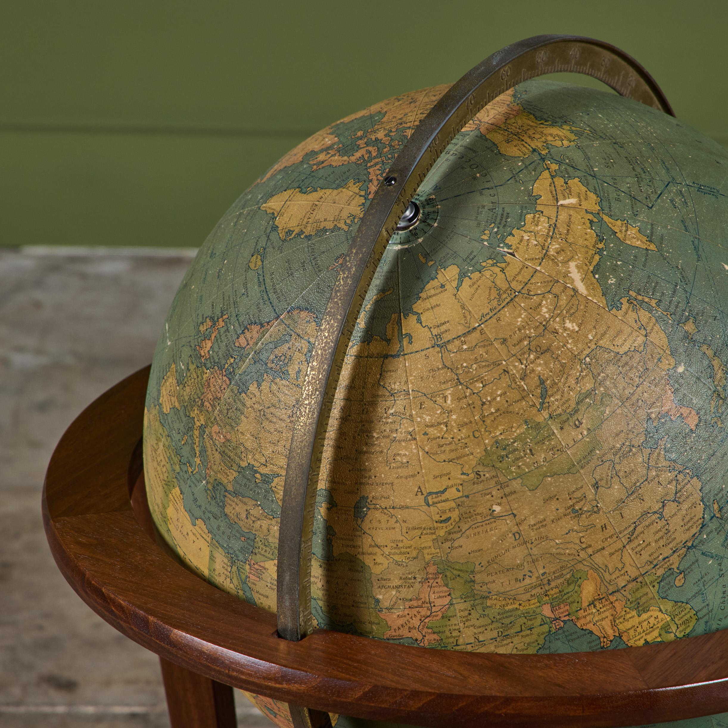 Globo terráqueo iluminado Rand McNally con soporte de Edward Wormley en venta 2