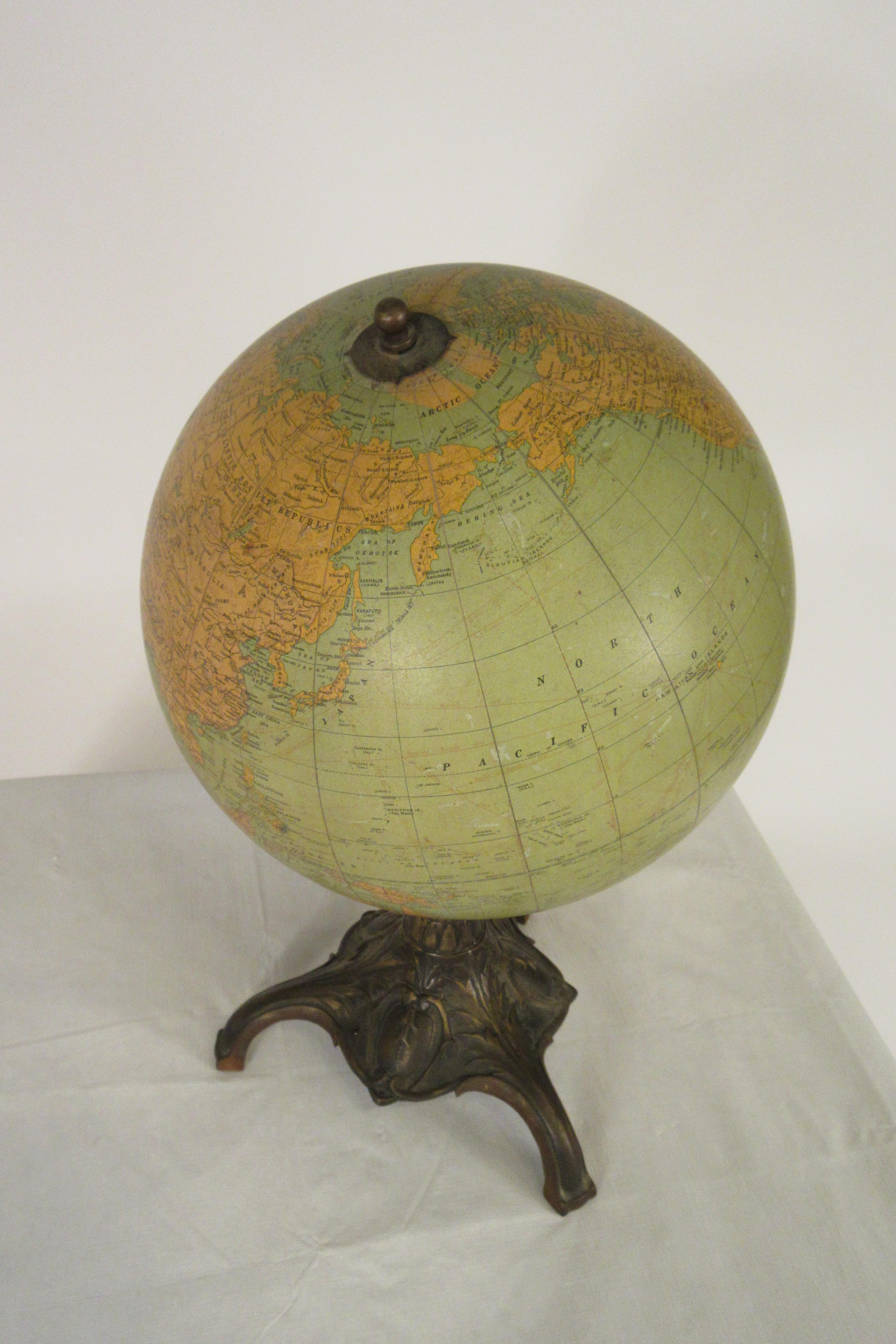 1920s Rand McNally Twelve Inch Terrestrial Globe on Bronze Base In Good Condition In Tarrytown, NY