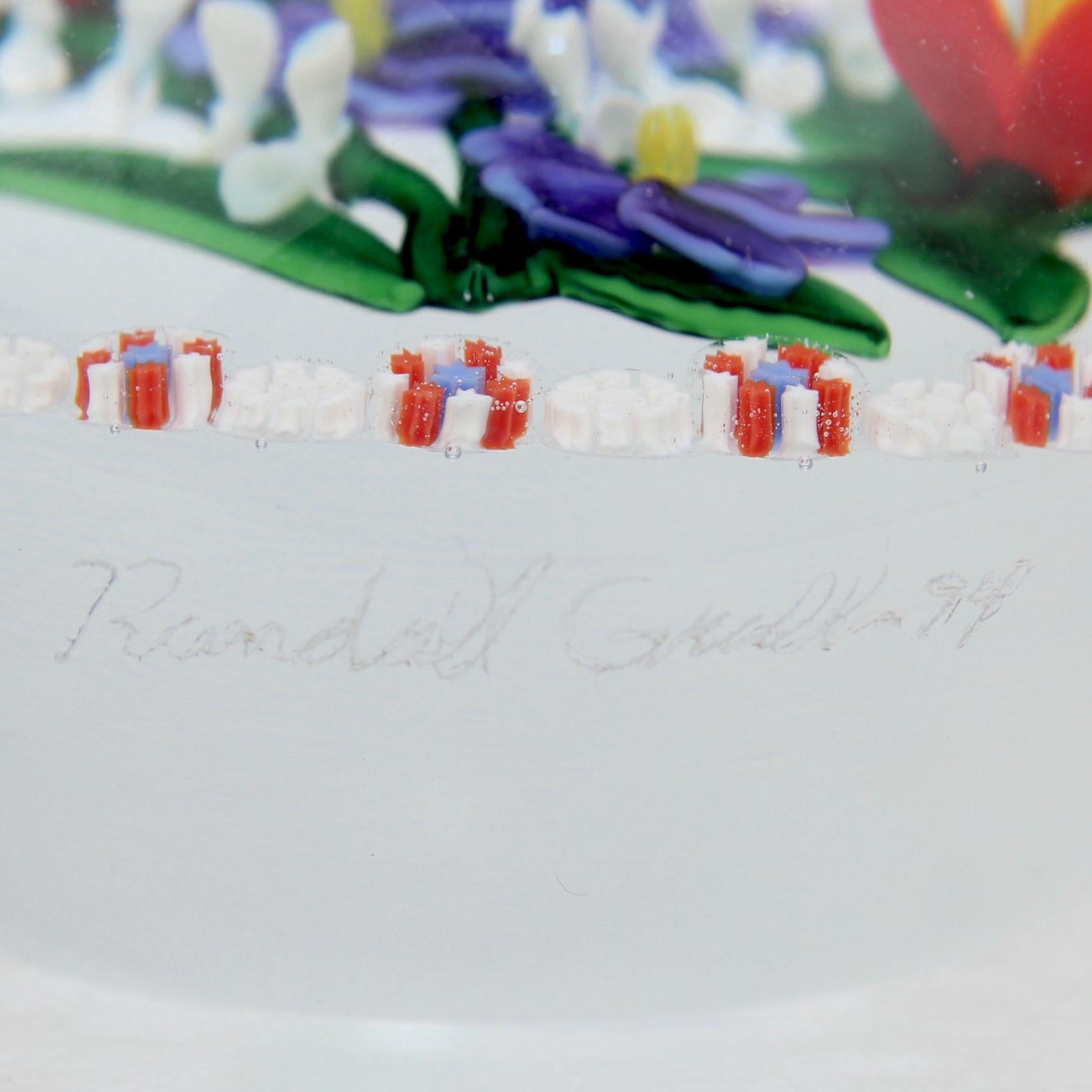 Presse-papiers de bouquet de fleurs plats Randall Grubb avec une guirlande Millefiori en vente 5